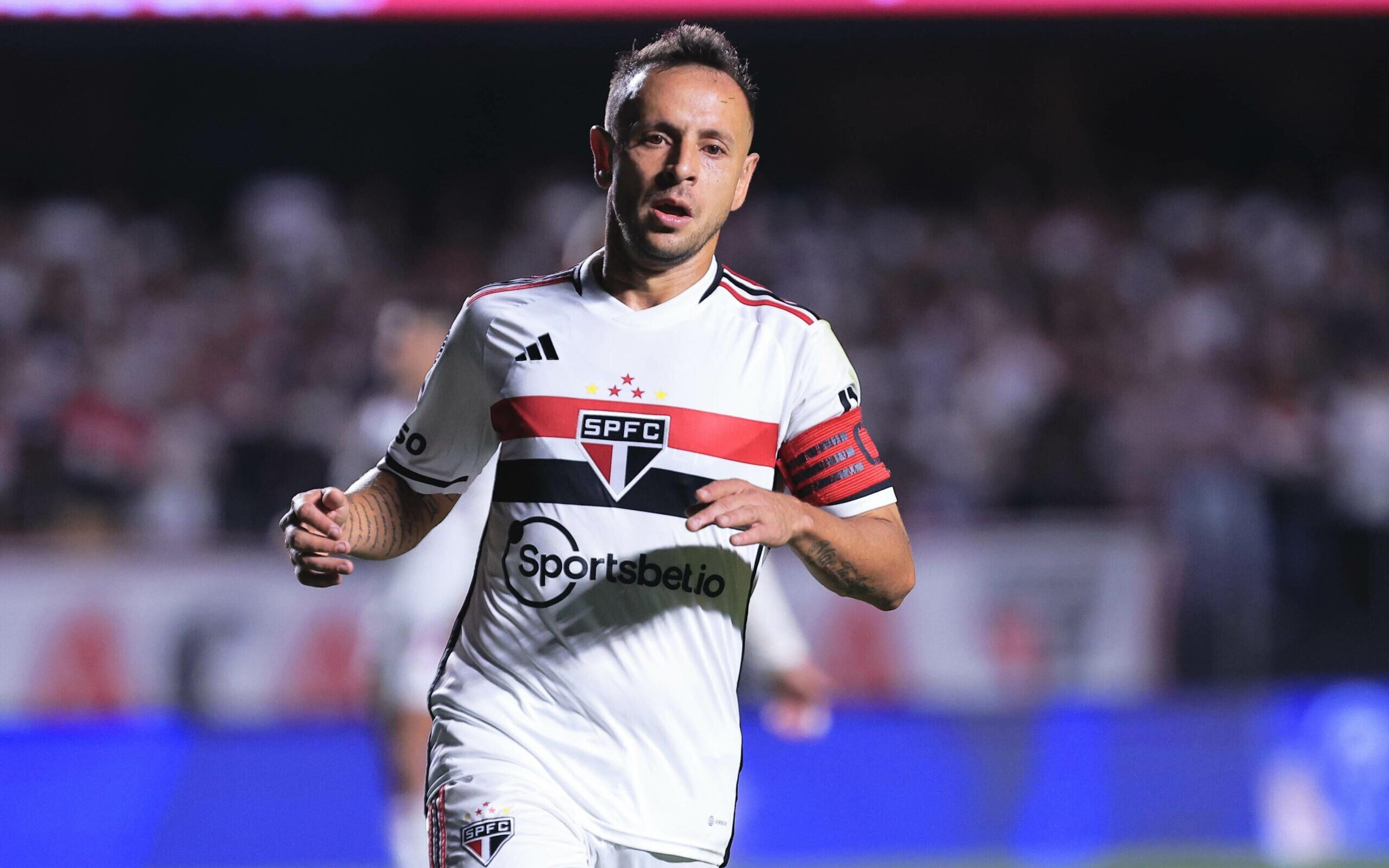 De saída do São Paulo, Rafinha chora e manda recado para a torcida; veja