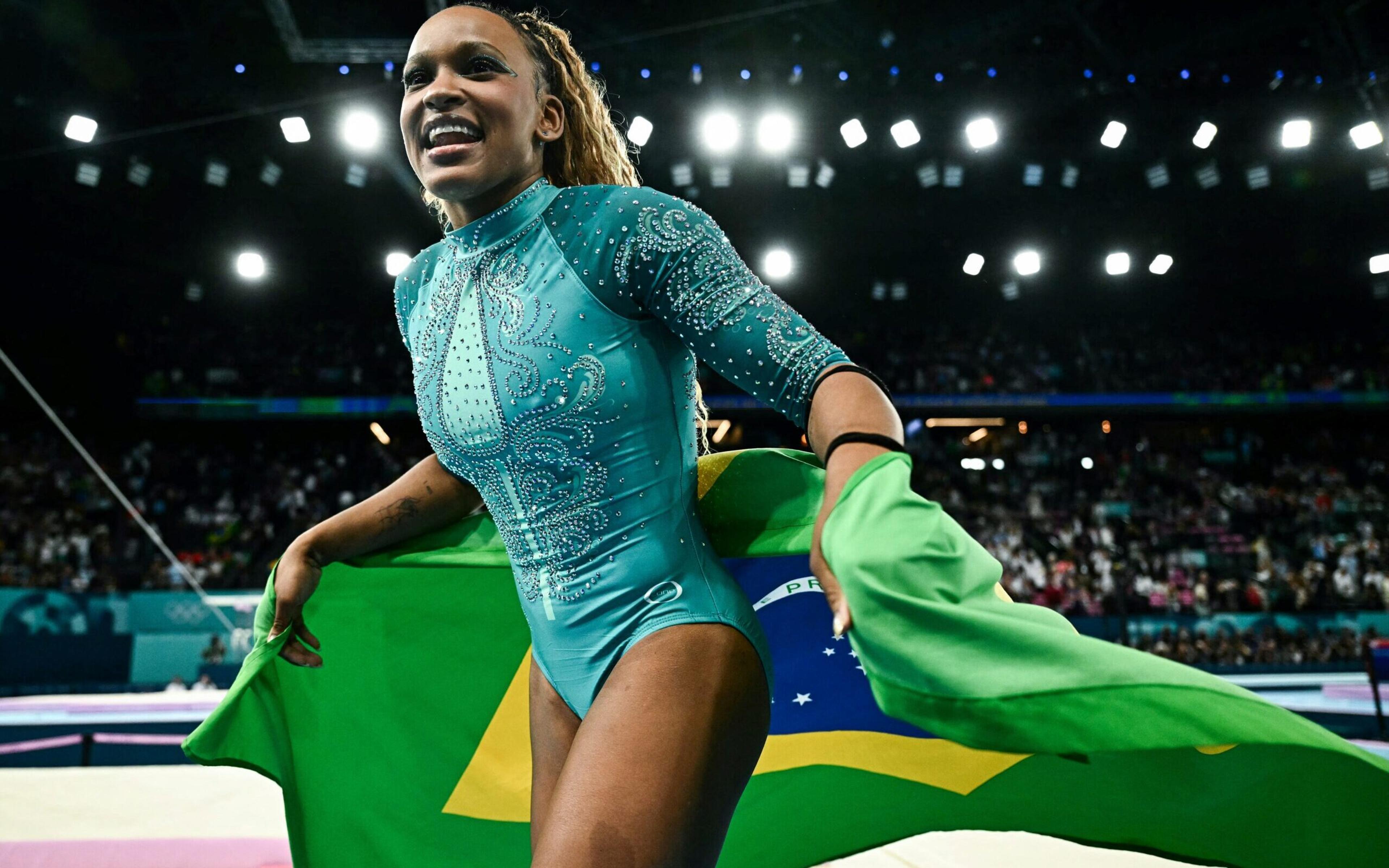 Rebeca Andrade e Caio Bonfim vencem o Troféu Rei Pelé de atletas do ano