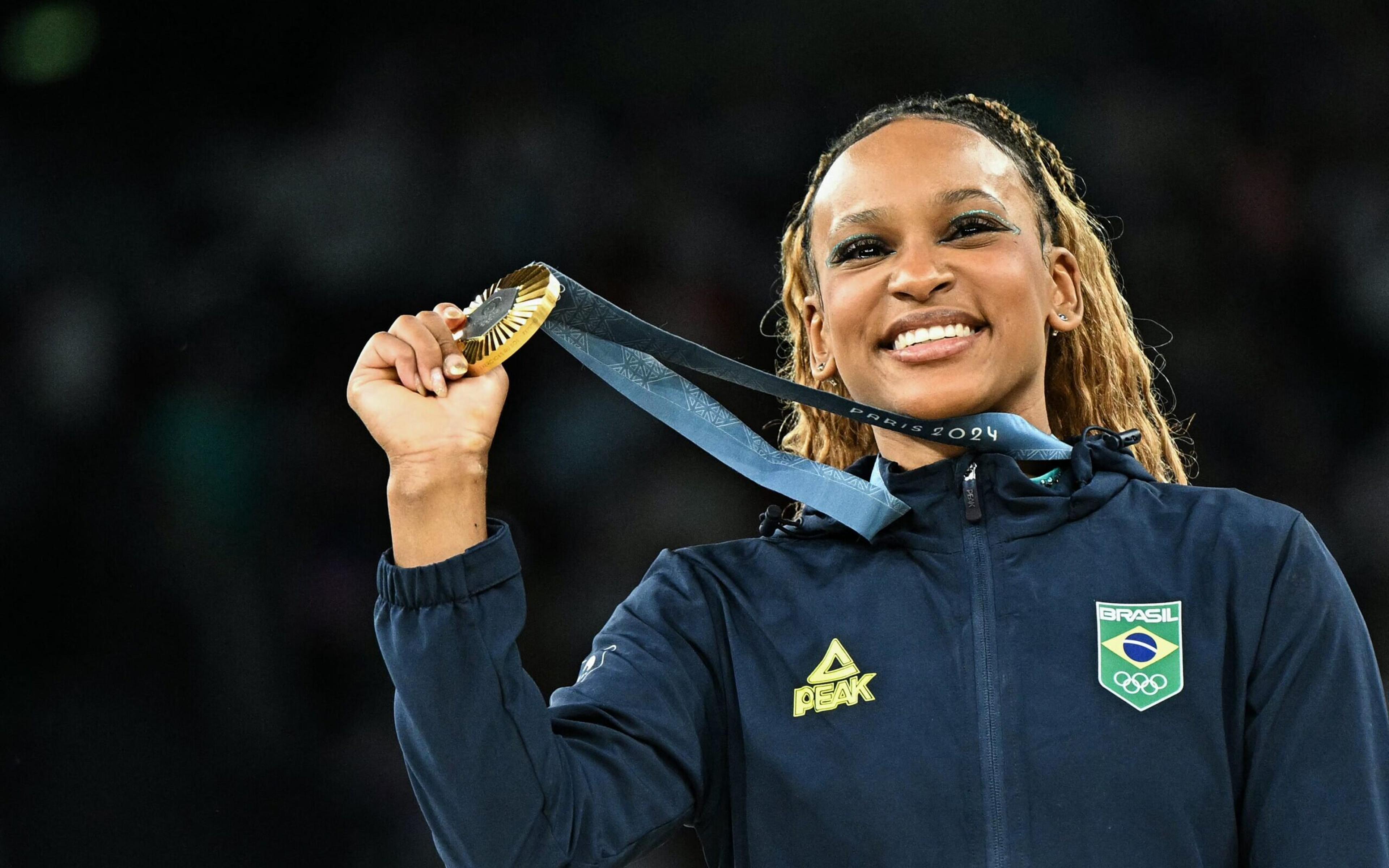 Retrospectiva 2024: Rebeca Andrade se torna a maior atleta olímpica da história do Brasil