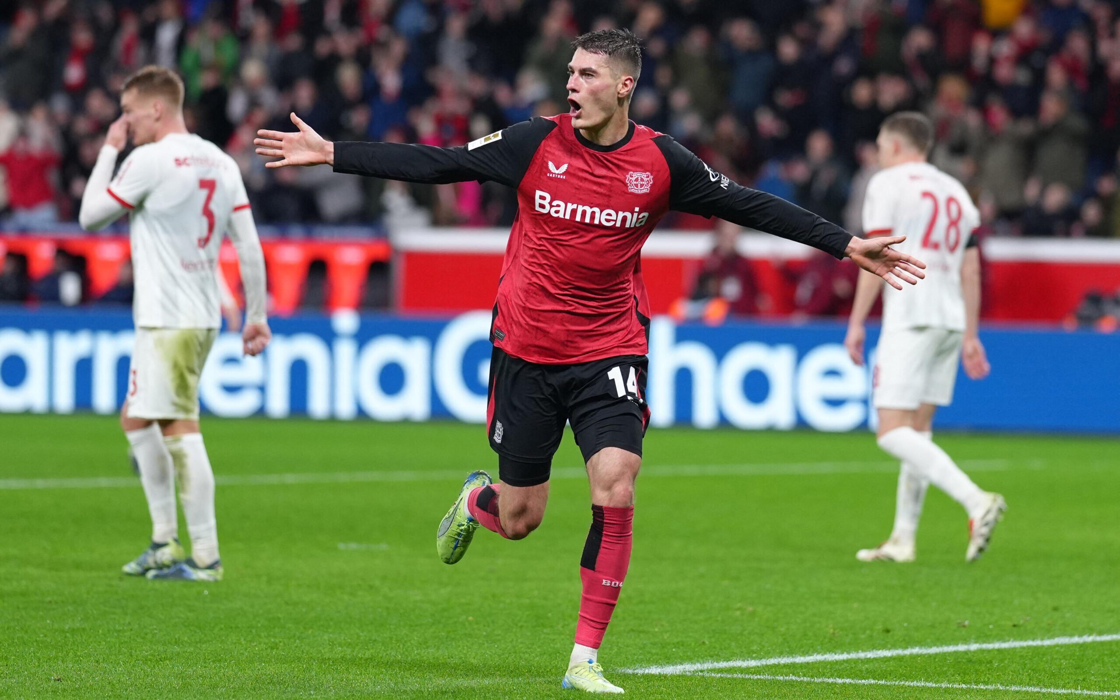 Atacante do Leverkusen marca quatro gols na mesma partida pela Bundesliga