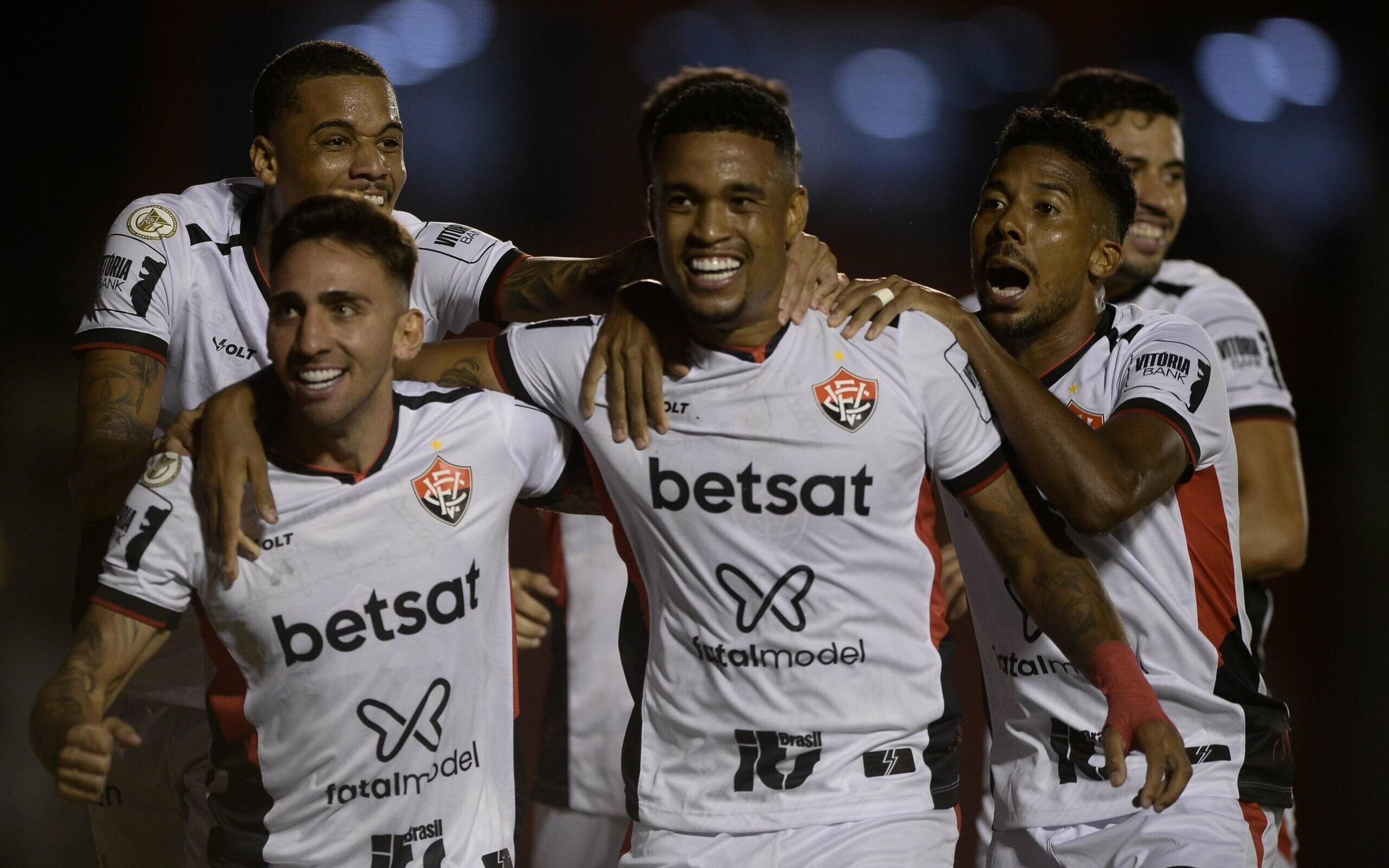 Vitória vence o Fortaleza, e Alerrandro assume artilharia do Brasileirão