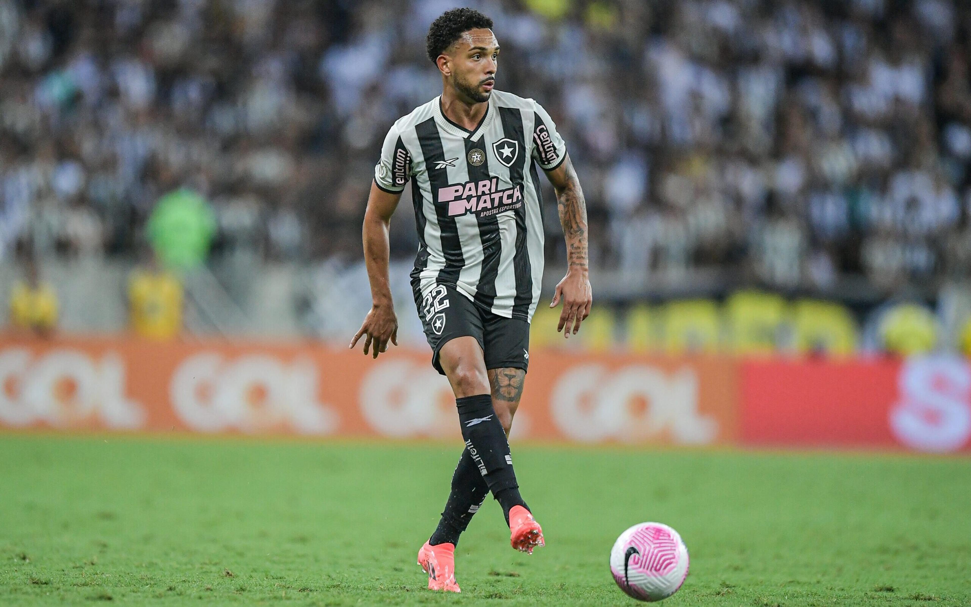 Vitinho fala sobre processo de adaptação no Botafogo: ‘Já tinha um estilo de jogo’