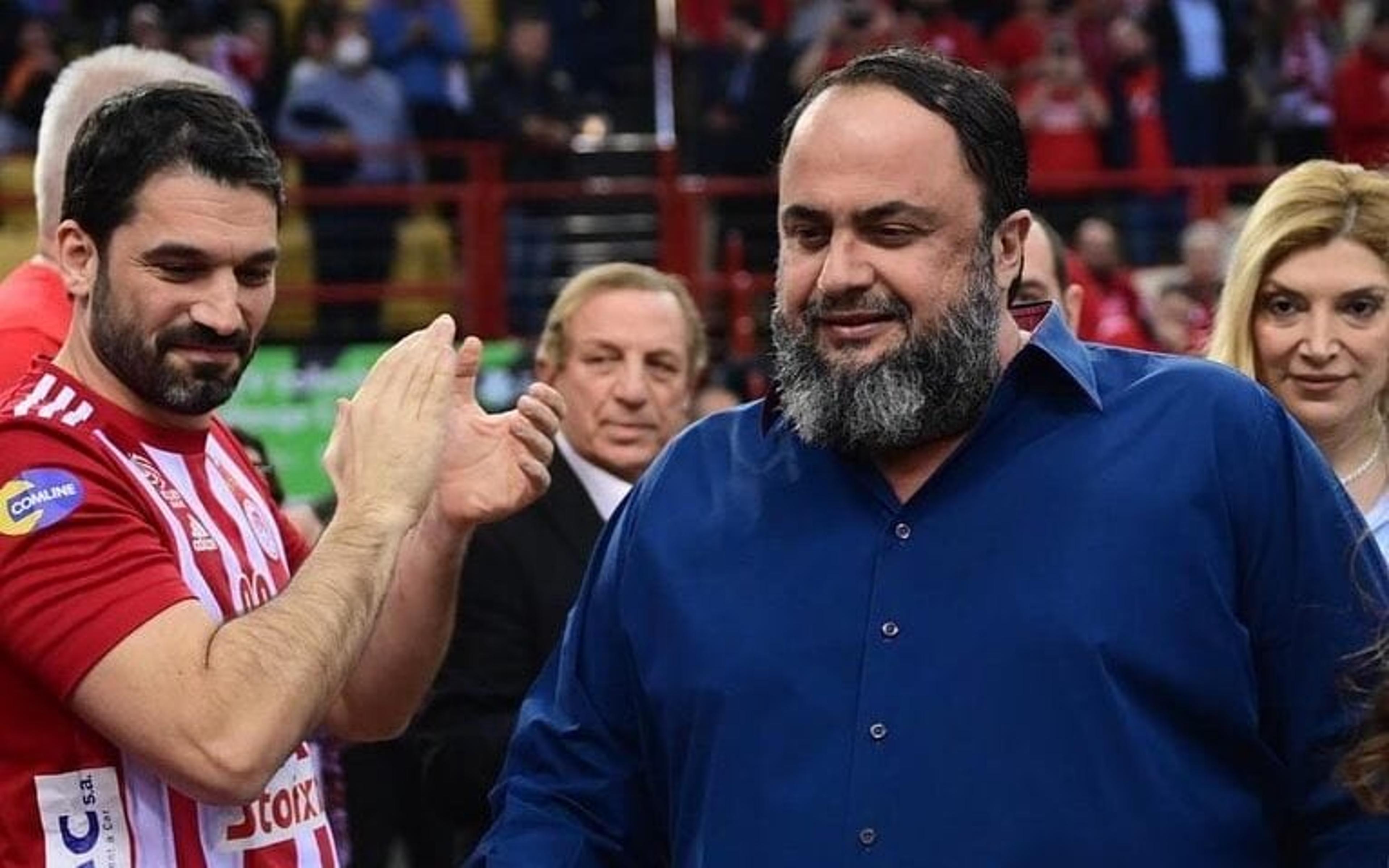 Marinakis, interessado no Vasco, tem números melhores do que Textor com rede de clubes