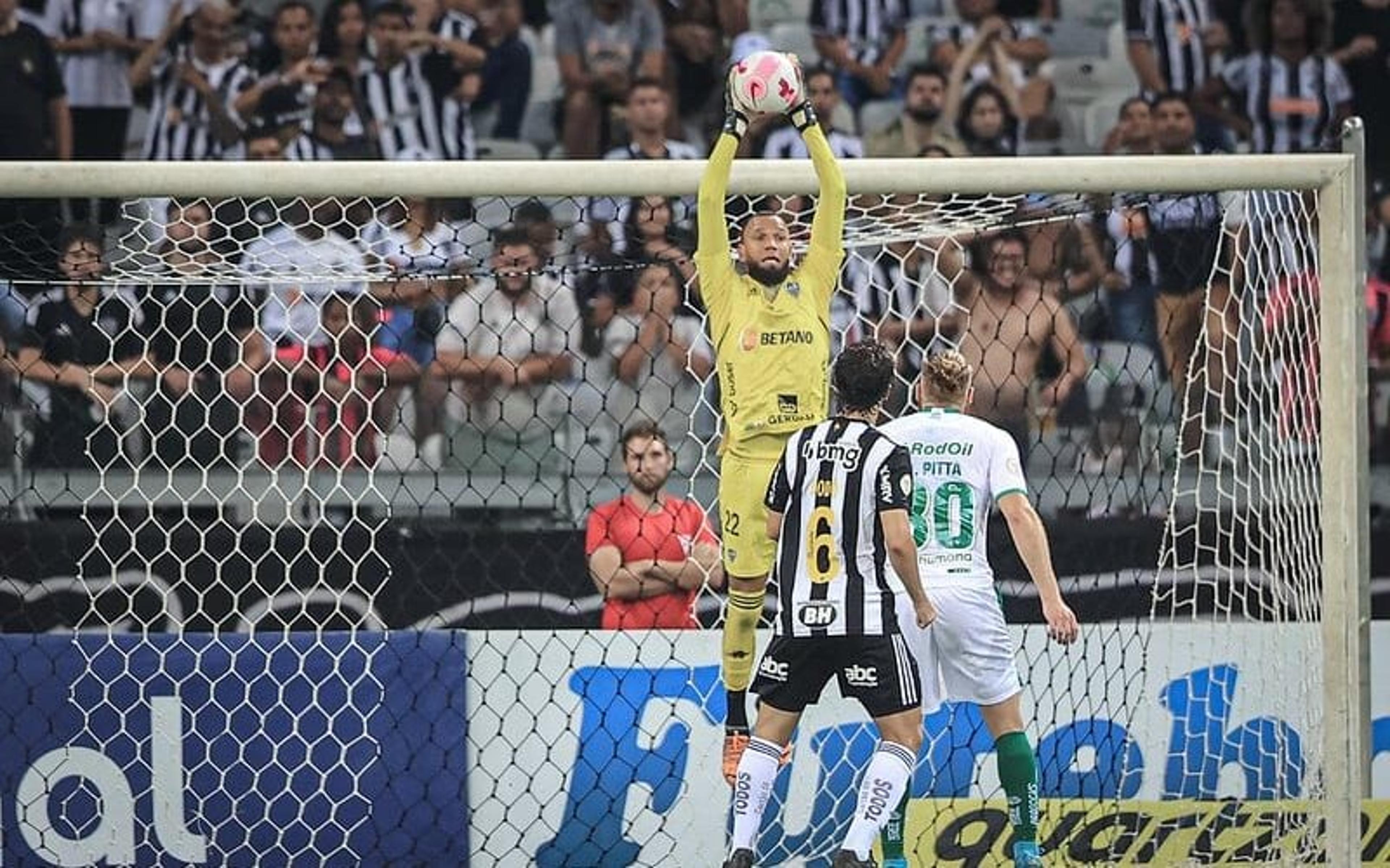 Atlético-MG está próximo de renovar contrato com goleiro Everson