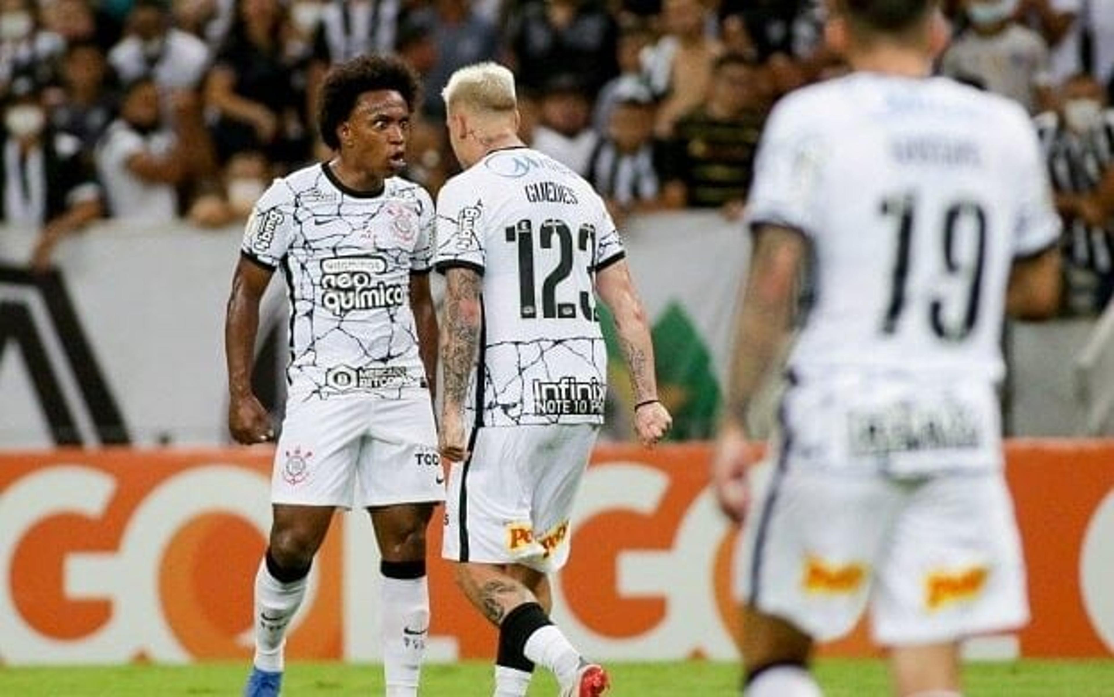 Mercado da Bola: ex-atacante do Corinthians rescinde contrato com o Olympiacos