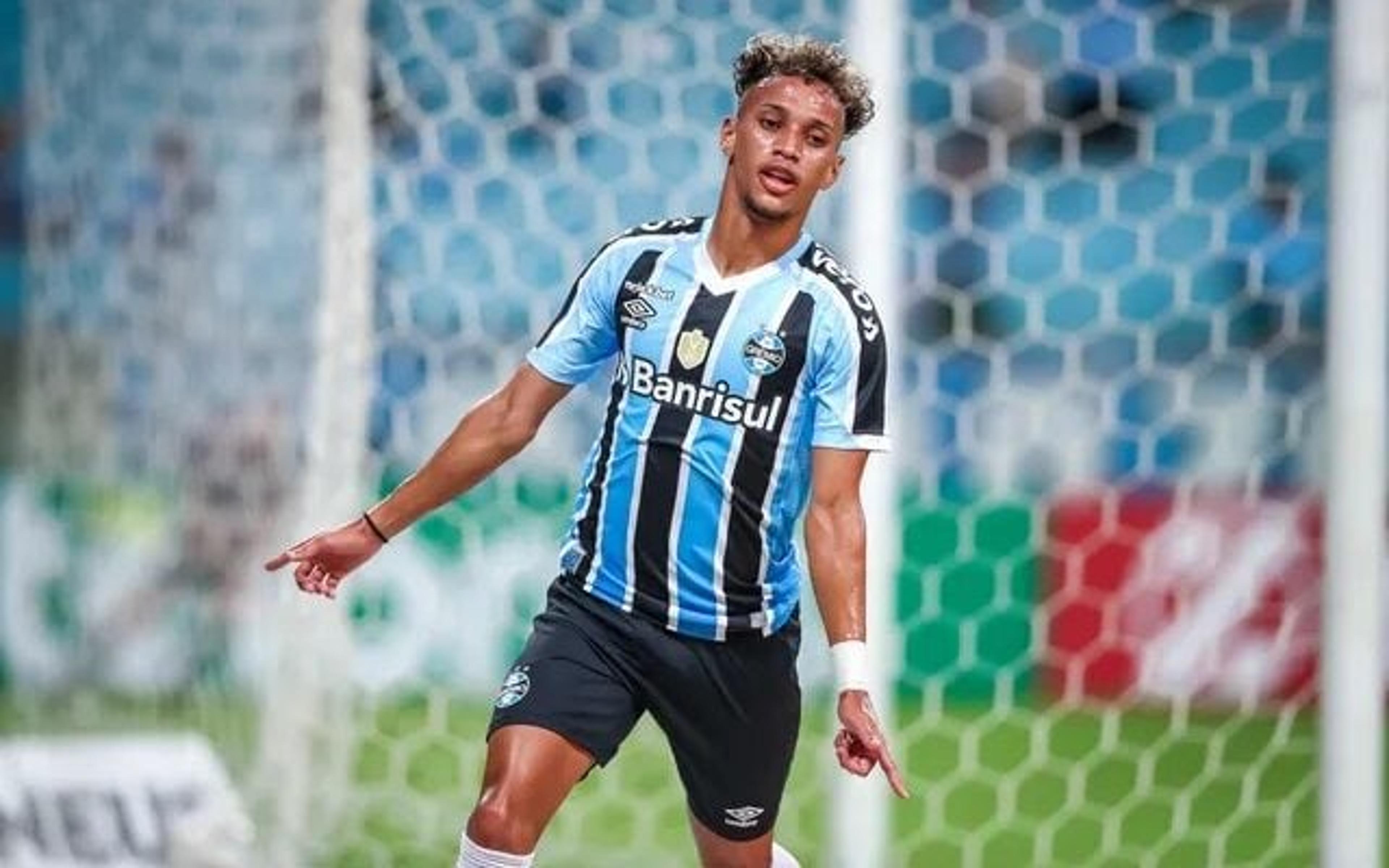 Cascavel cobra Grêmio nas redes sociais por dívida milionária da venda de Bitello