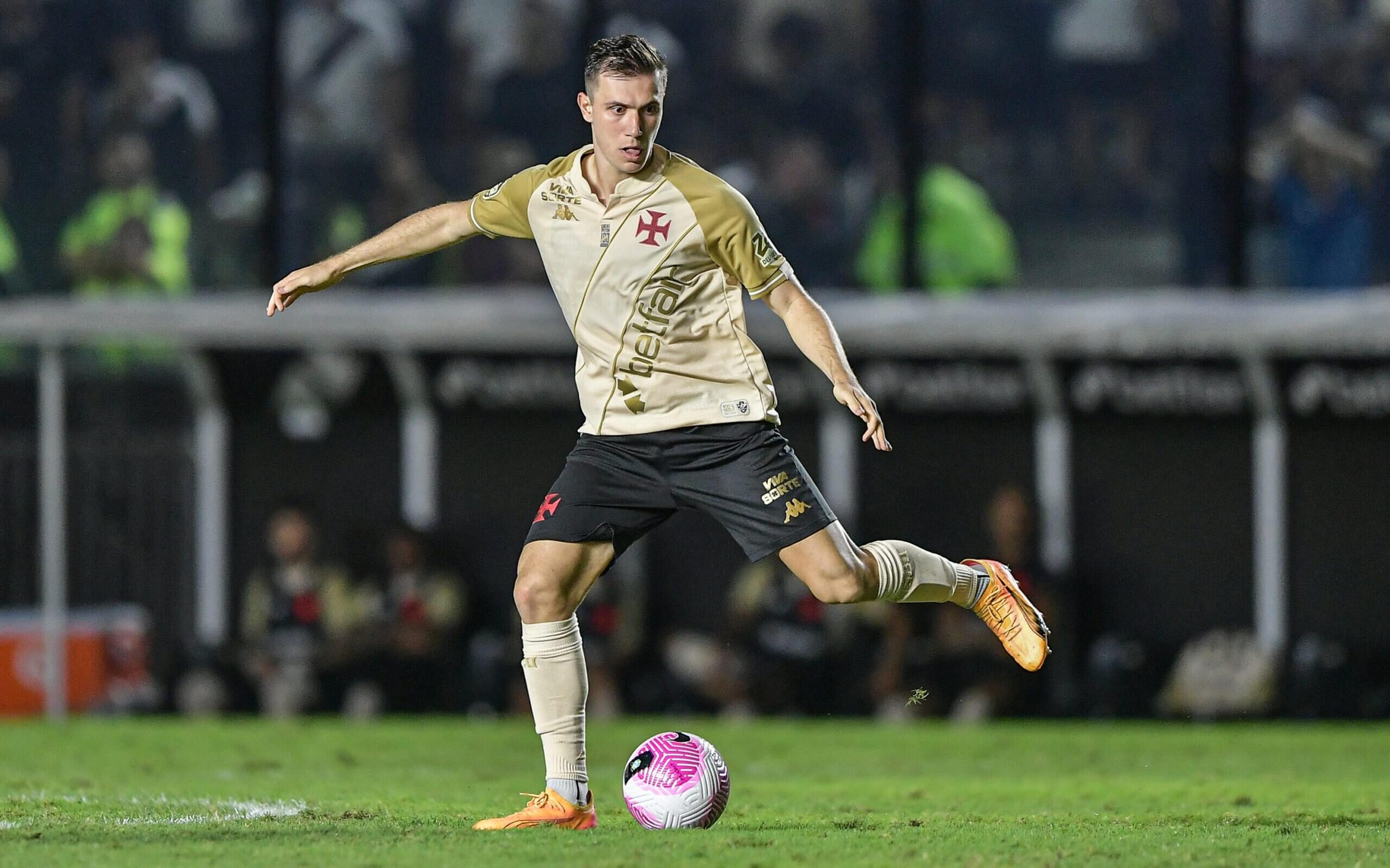 Com o Vasco, Lucas Piton faz sua melhor temporada na carreira; veja números