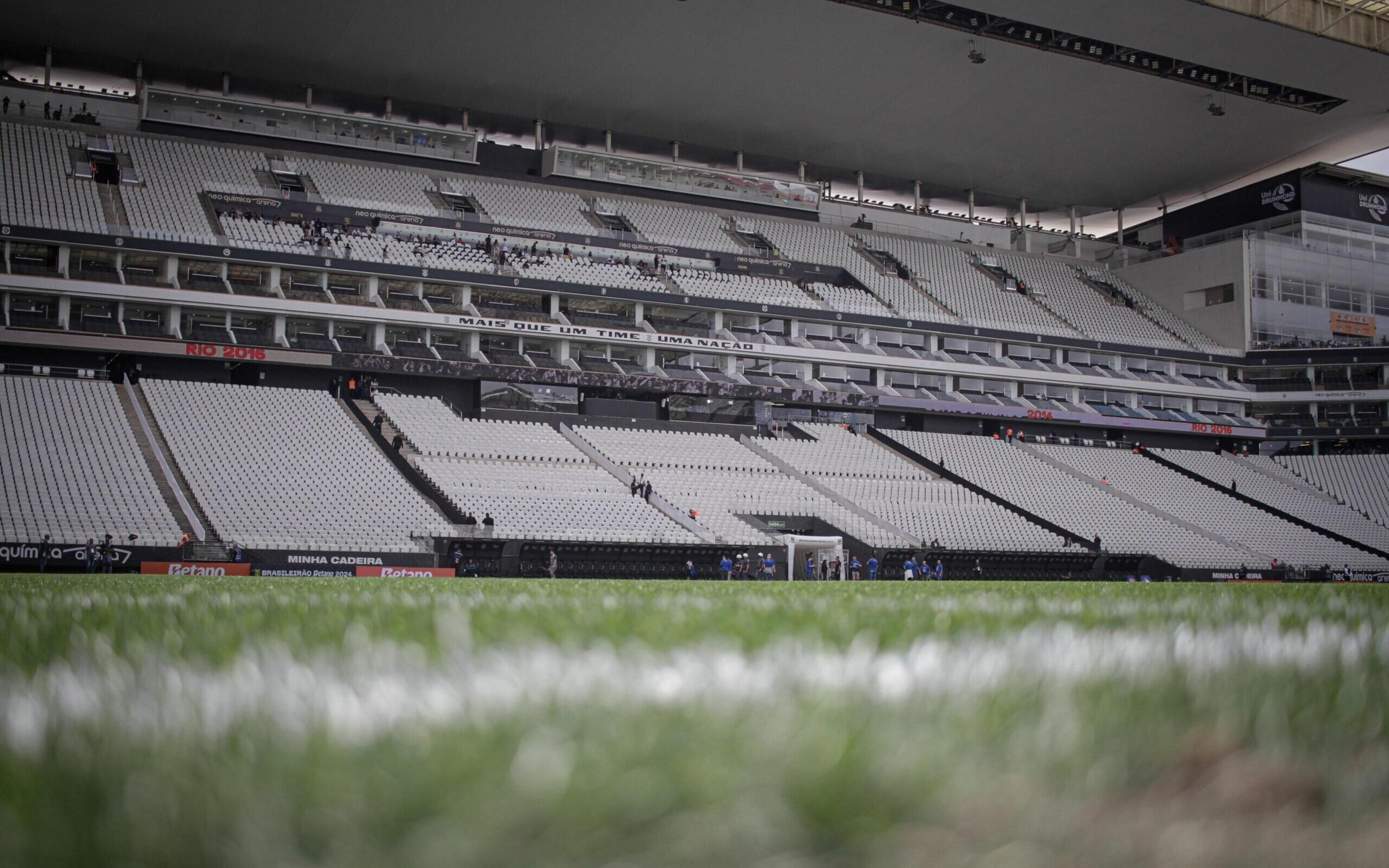 Torcedores do Fluminense agradecem ao Corinthians e fazem Pix para ‘vaquinha’