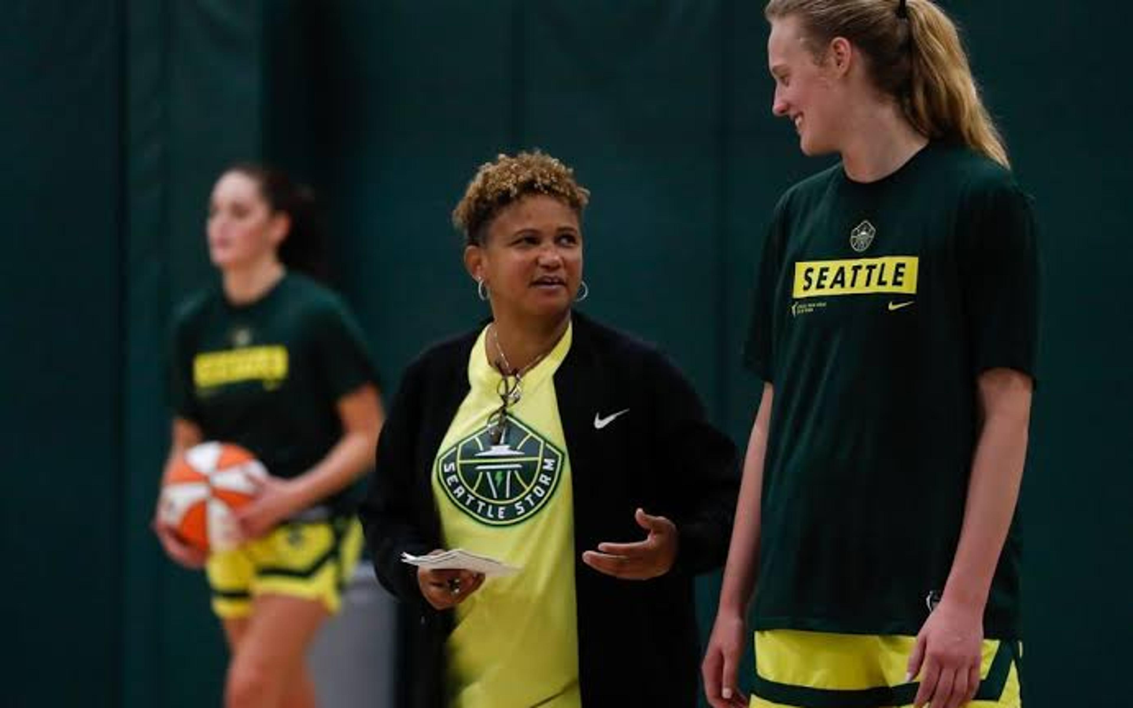 Seleção brasileira feminina de basquete anuncia nova treinadora