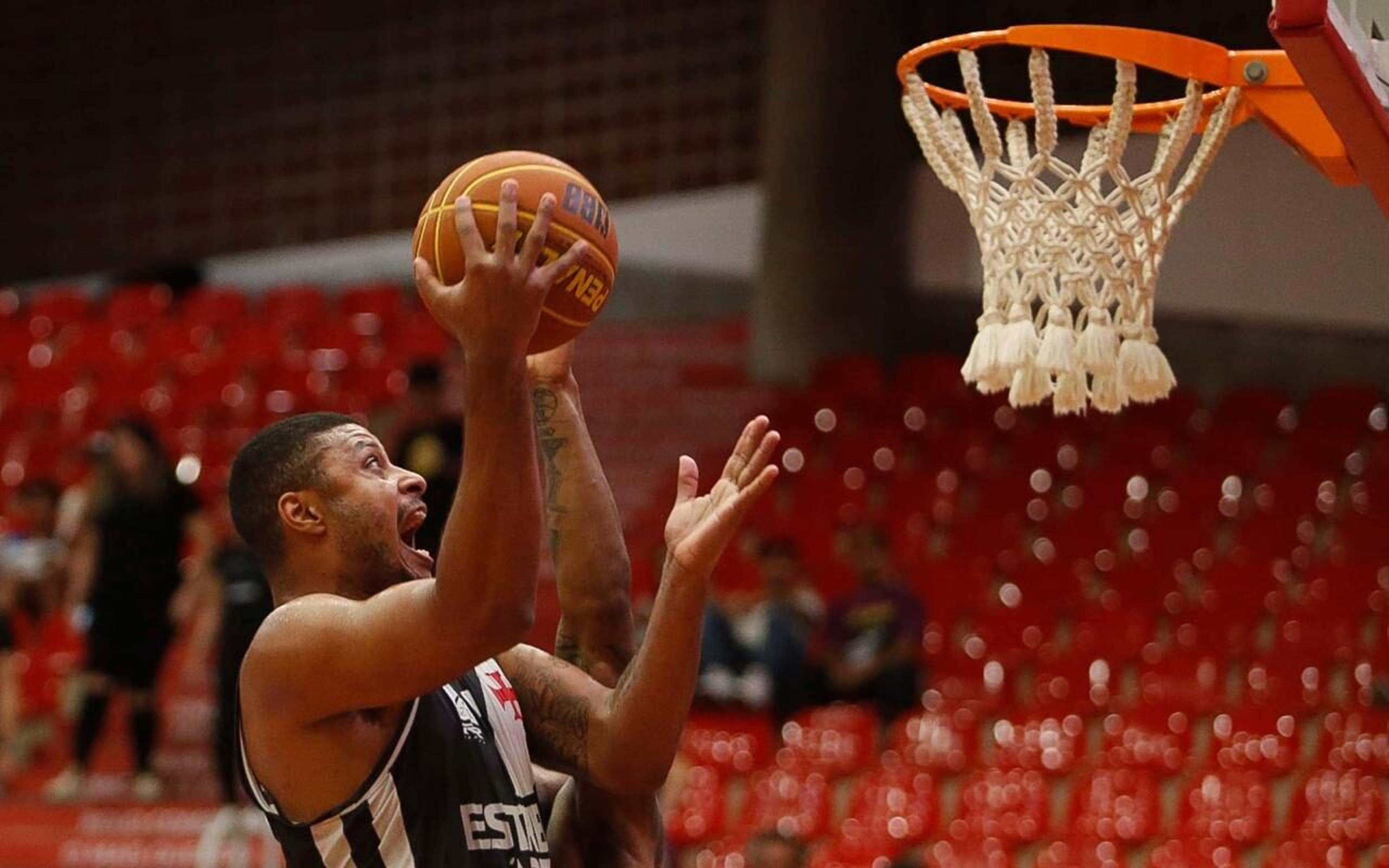 Com emoção até os últimos segundos, Vasco vence São Paulo pelo NBB