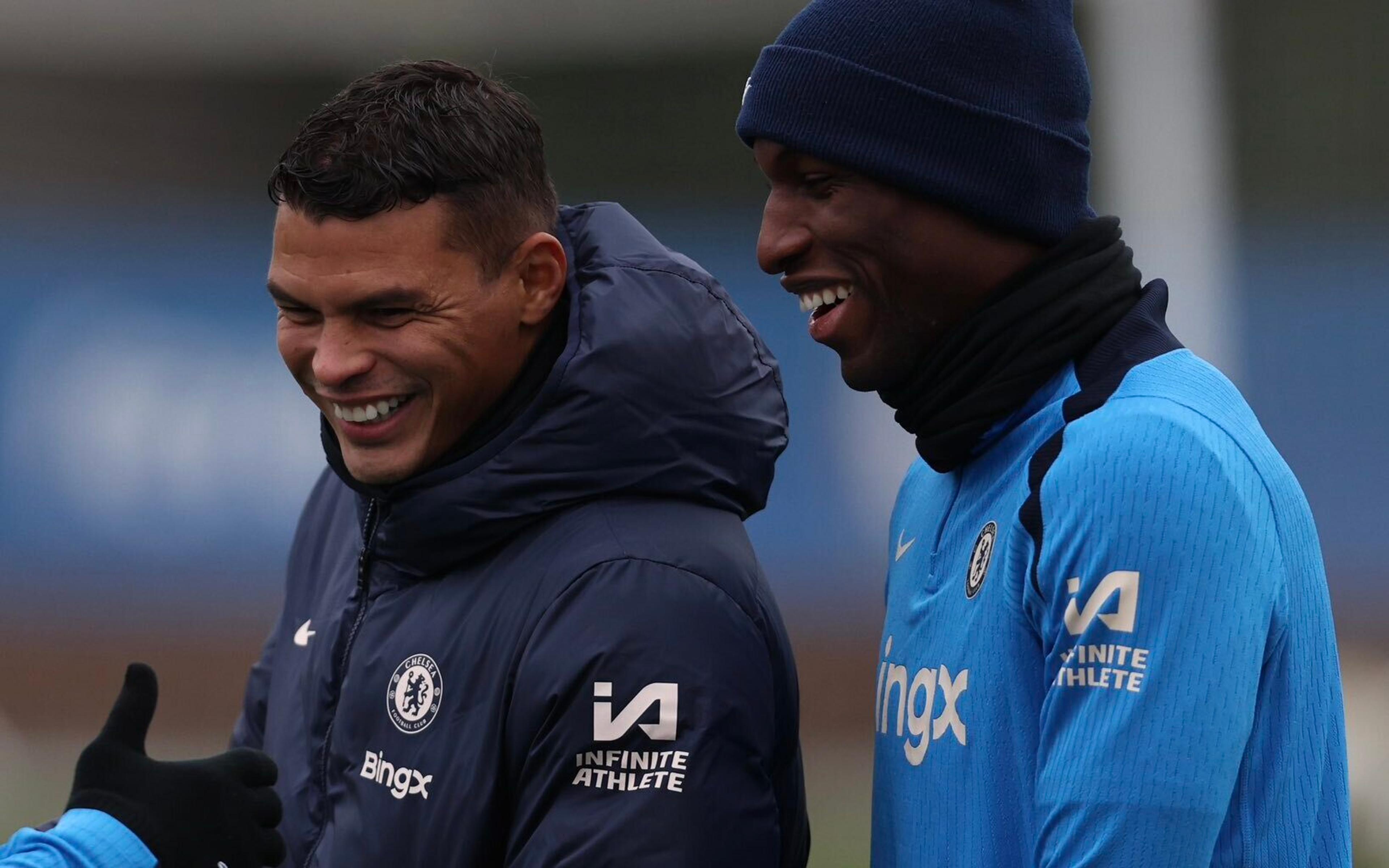 Torcedores do Chelsea pedem retorno de Thiago Silva após postagem; confira