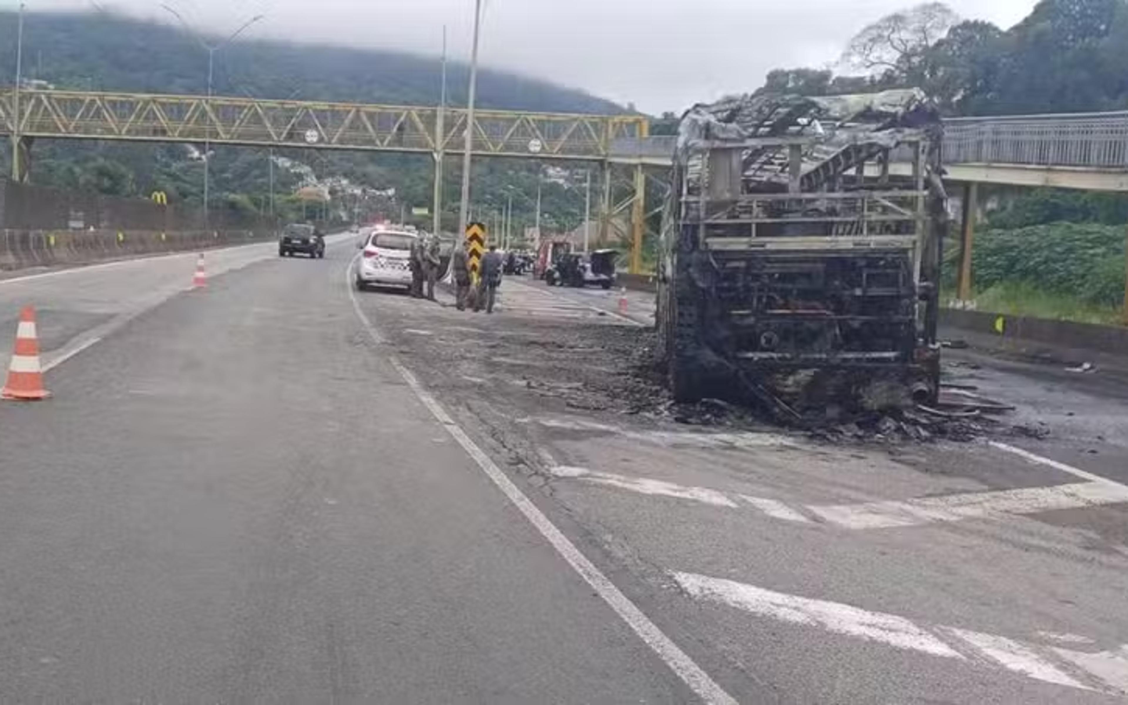 Polícia prende dez torcedores do Palmeiras suspeitos de emboscada contra cruzeirenses