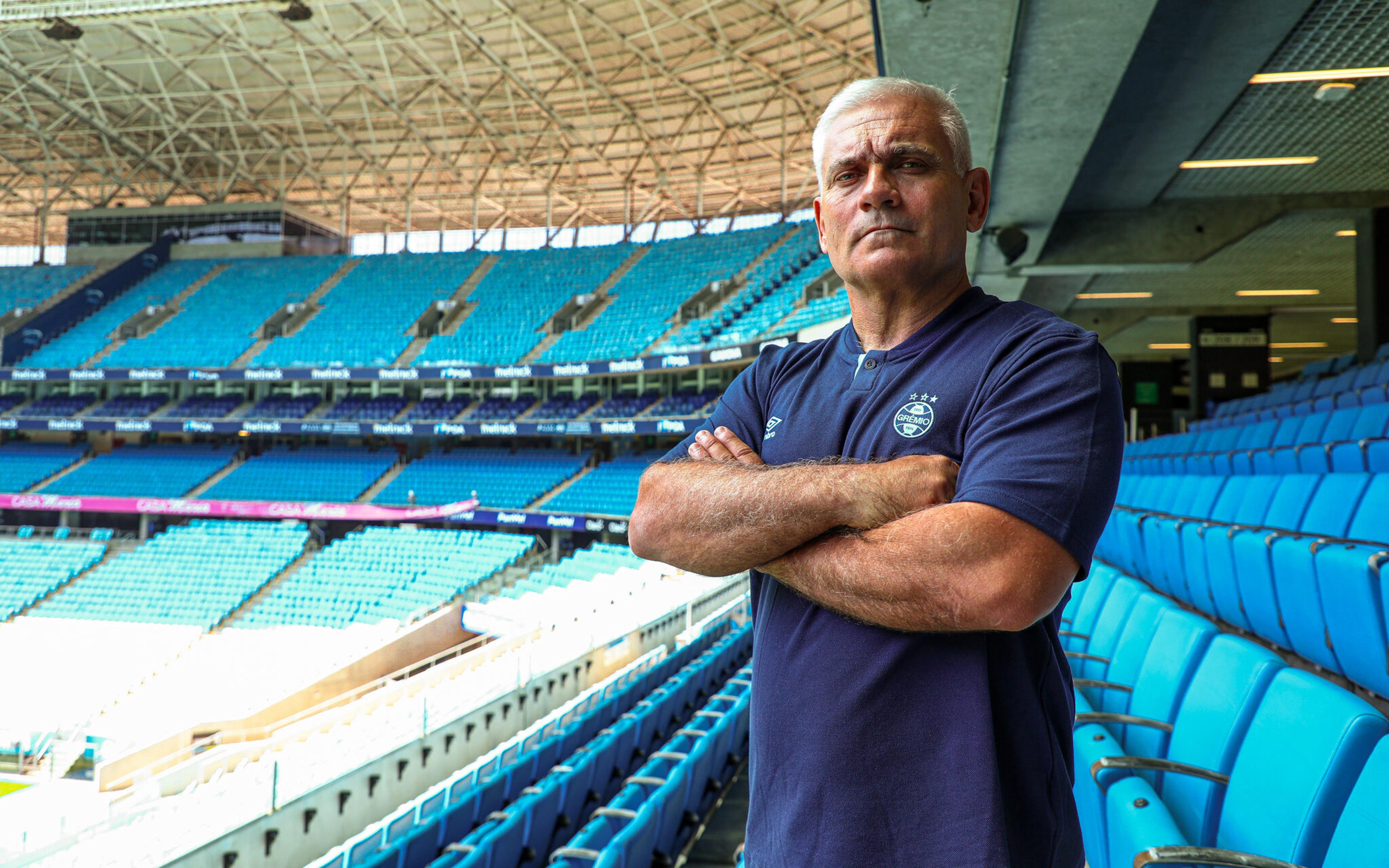 Copinha 2025: Técnico do Grêmio rasga elogios ao grupo e tem boa expectativa