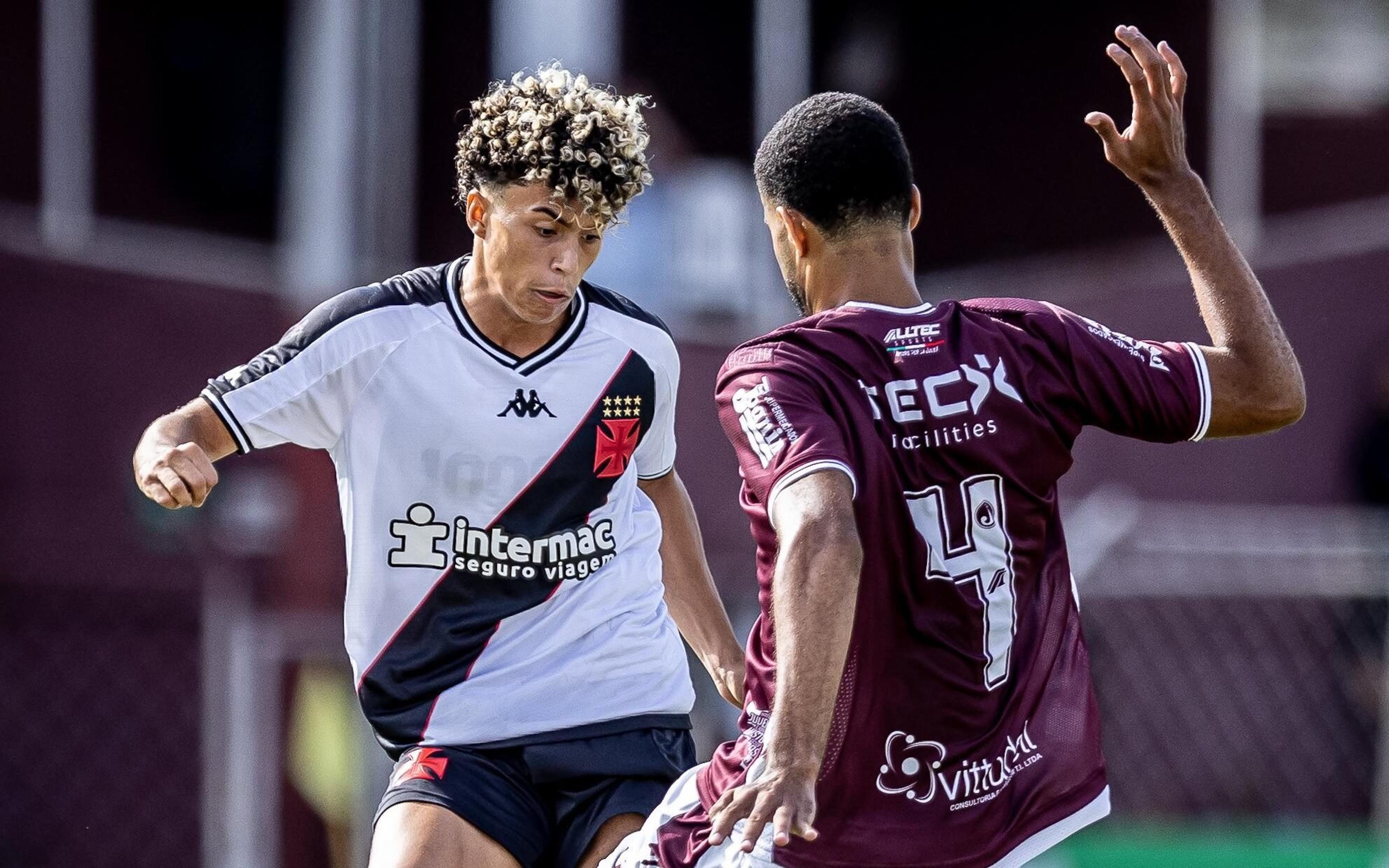 Vasco denuncia gritos homofóbicos e hostilidades da torcida do Juventus