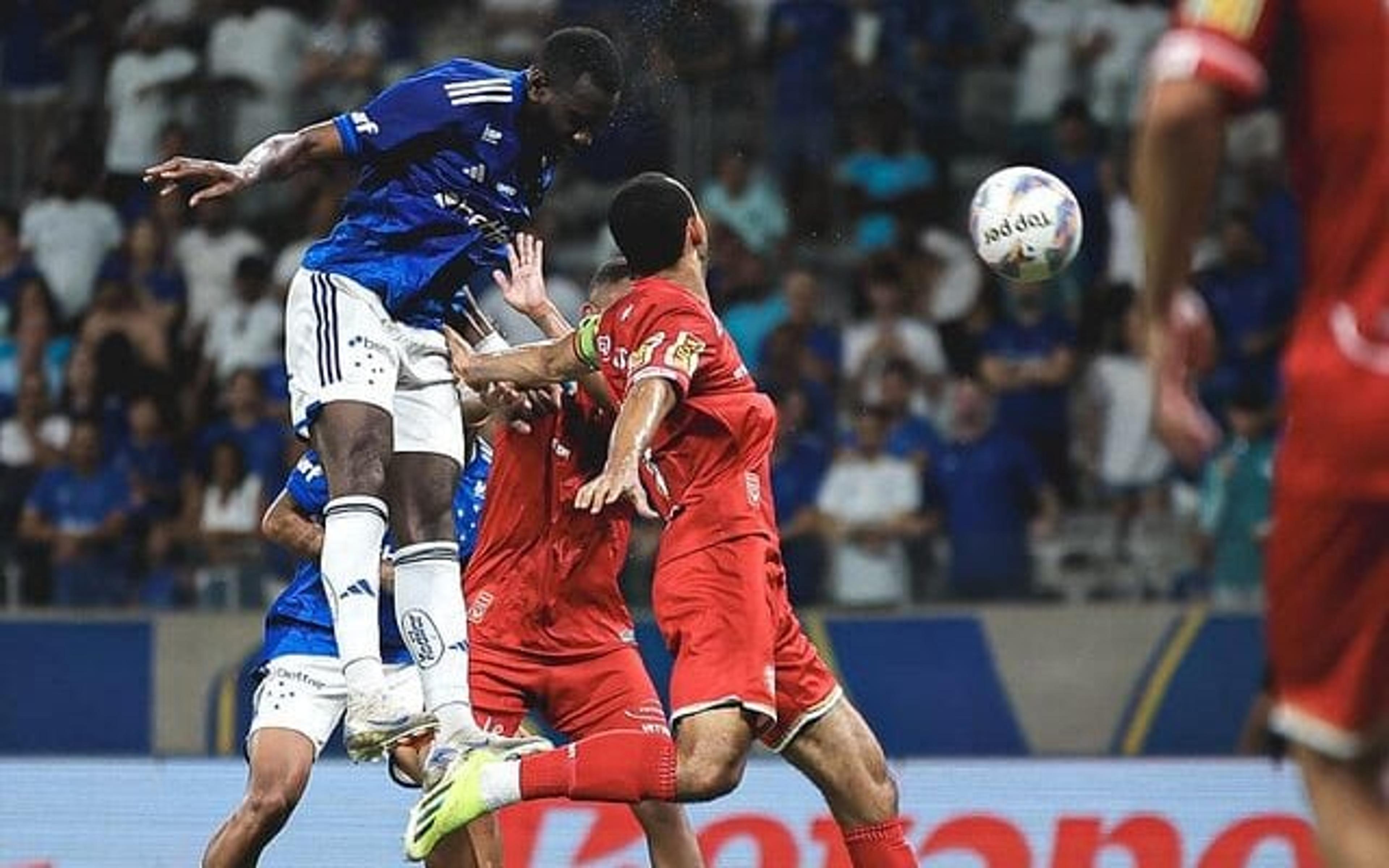 Cruzeiro estreia no Mineiro com vitória magra sobre o Tombense