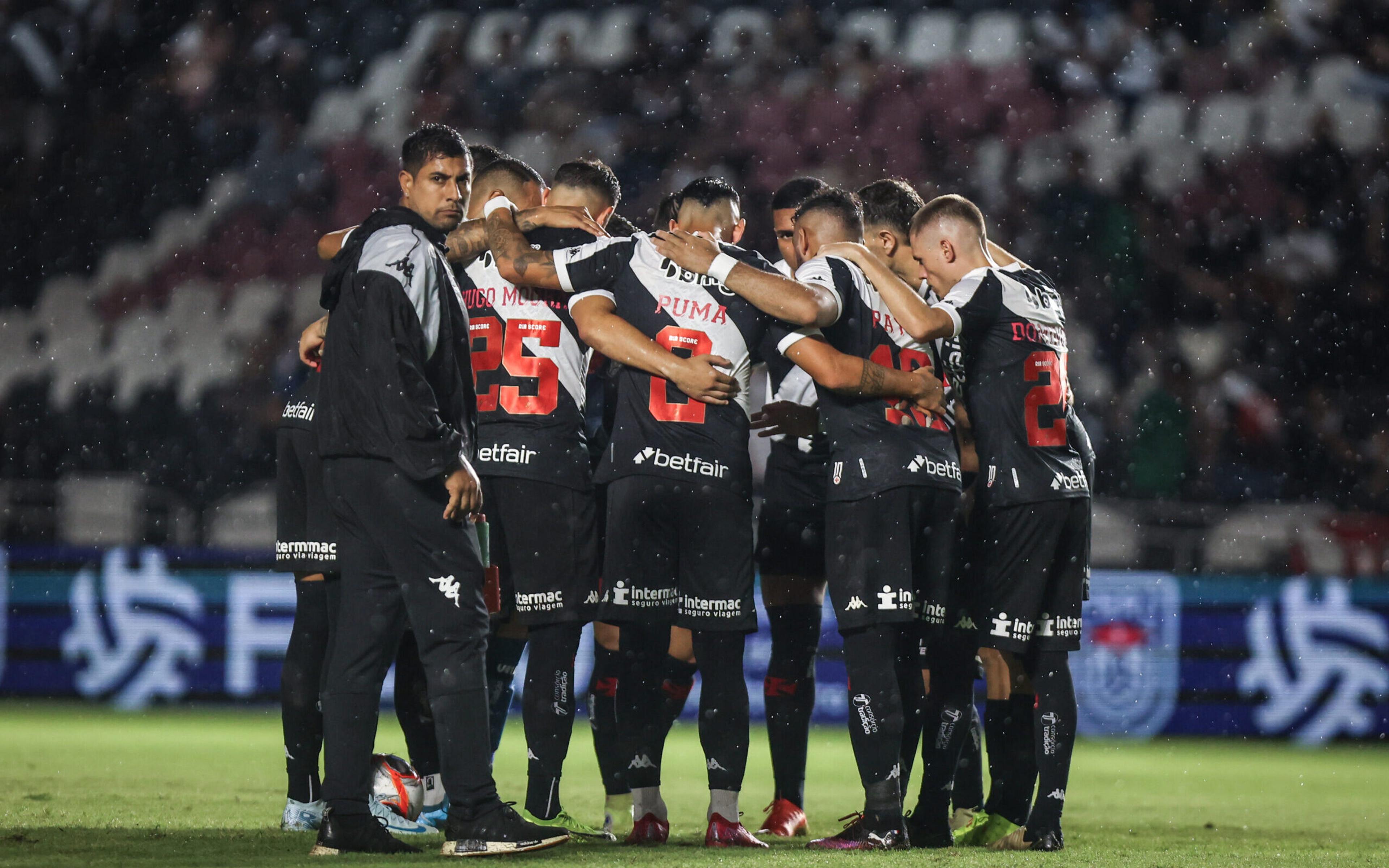 Vasco e Volta Redonda se encaram para disputar liderança do Carioca