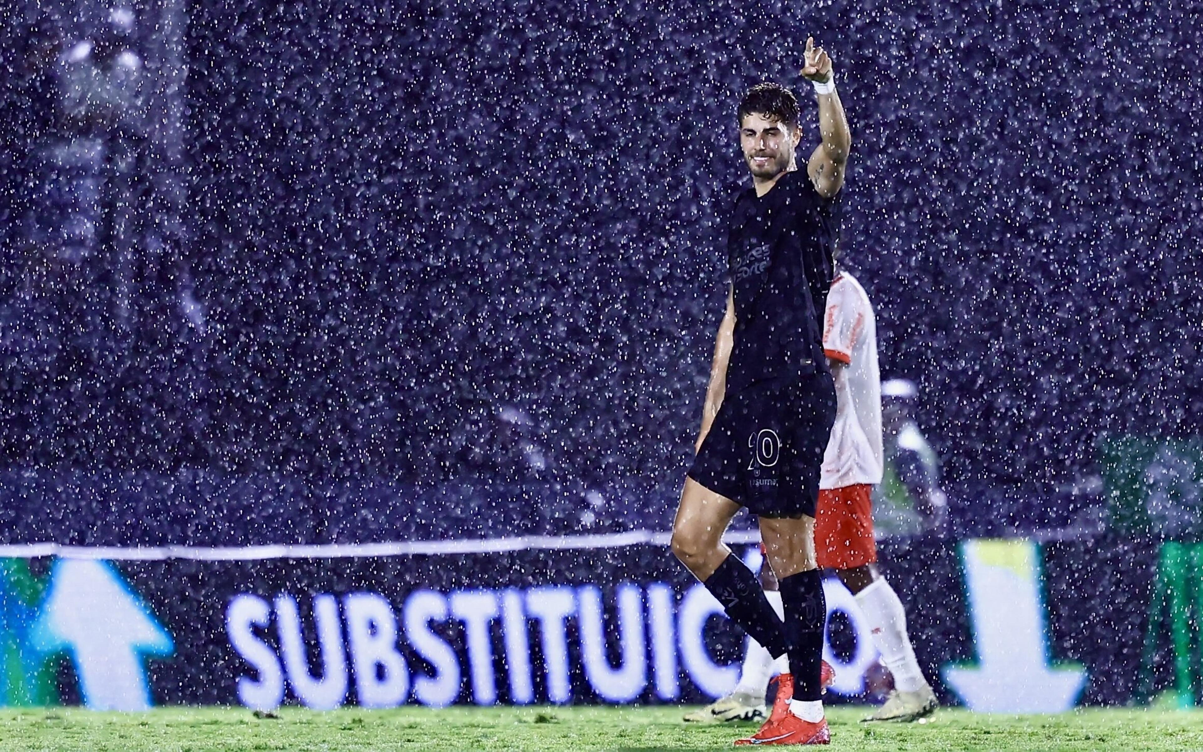 Pedro Raul desabafa após gol da vitória do Corinthians: ‘Aprendi muito’