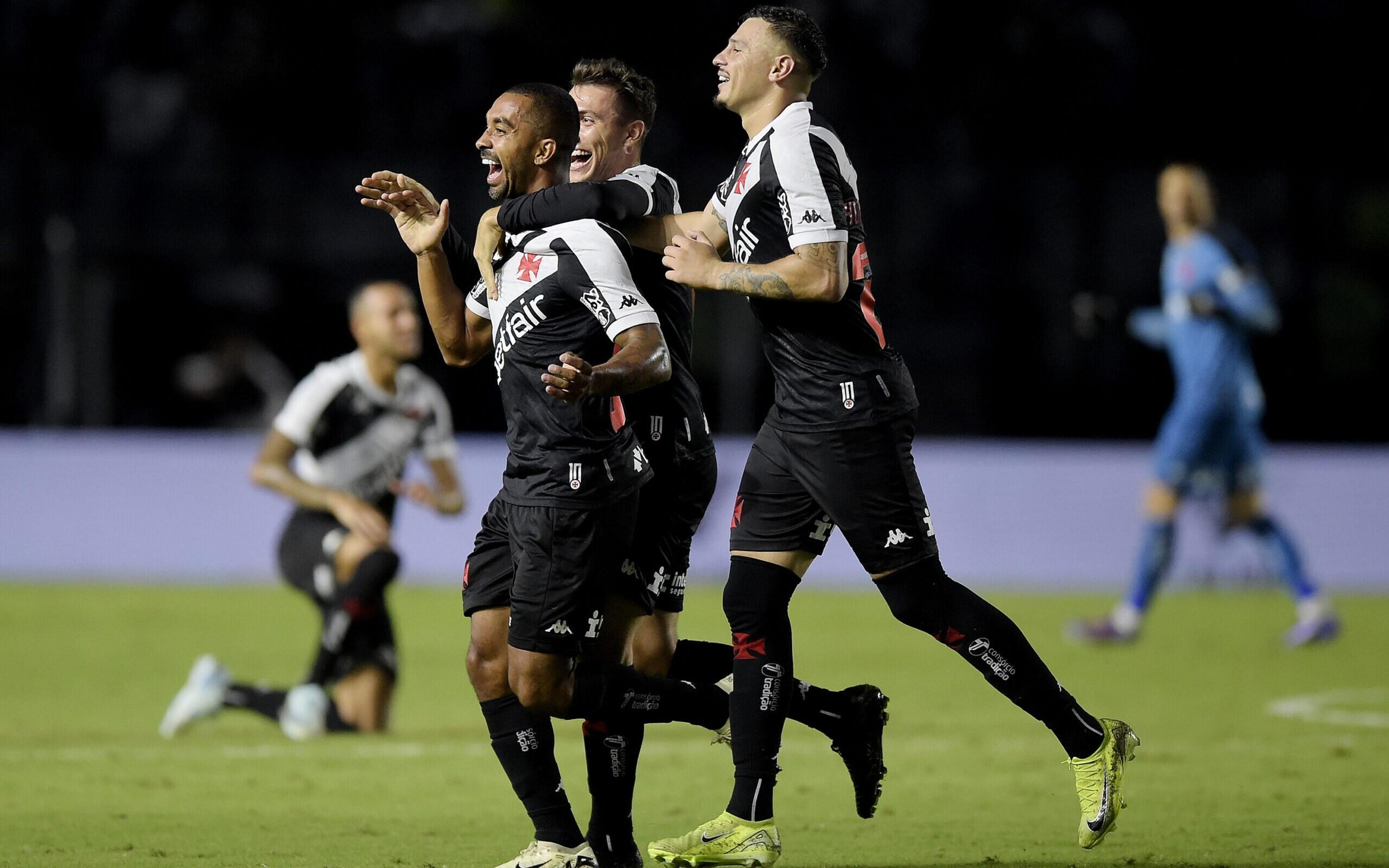 Vasco vence Maricá e se mantém invicto no Carioca