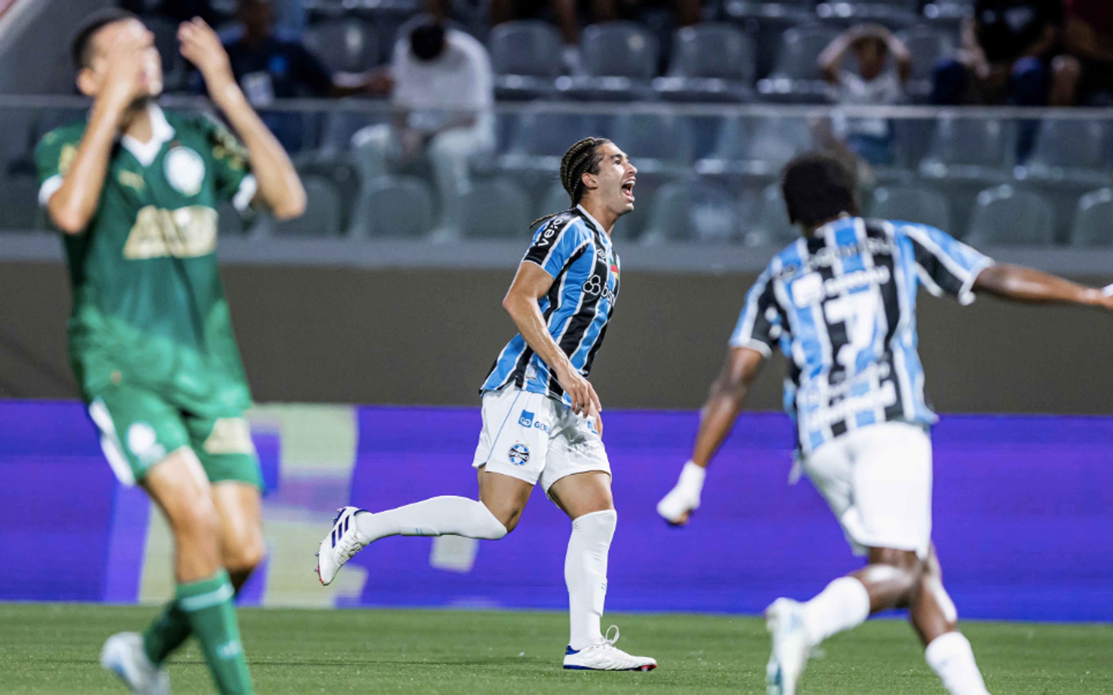 Grêmio vence o Palmeiras de virada e avança às semifinais da Copinha