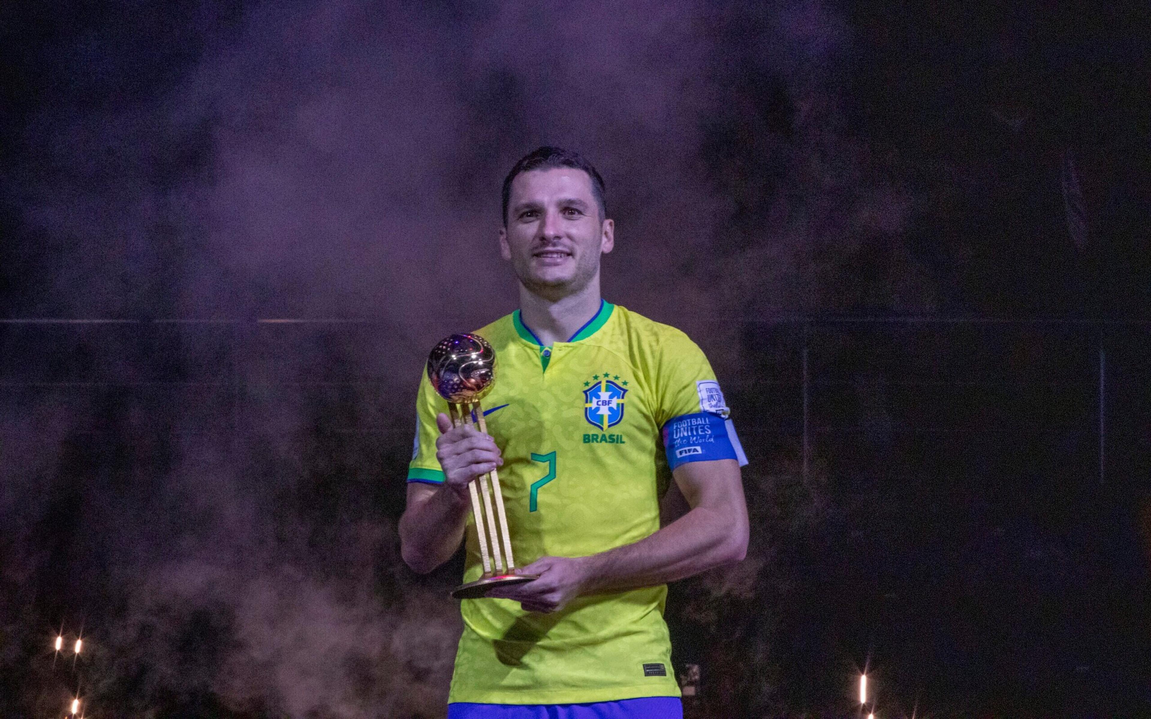 Campeão pelo Brasil, Dyego é eleito o melhor jogador de futsal do mundo em 2024