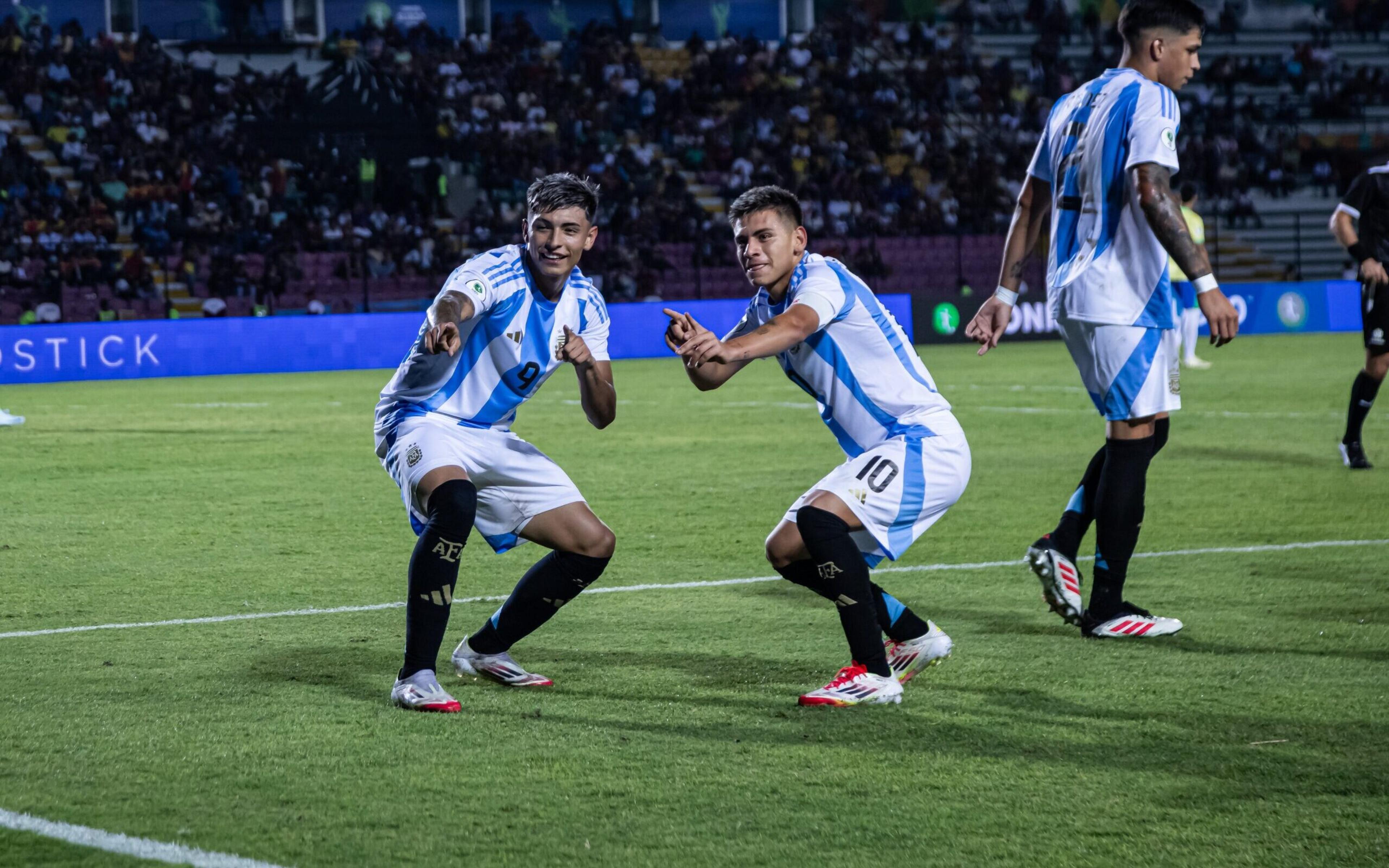 Conheça Echeverri, joia do Manchester City e carrasco do Brasil Sub-20