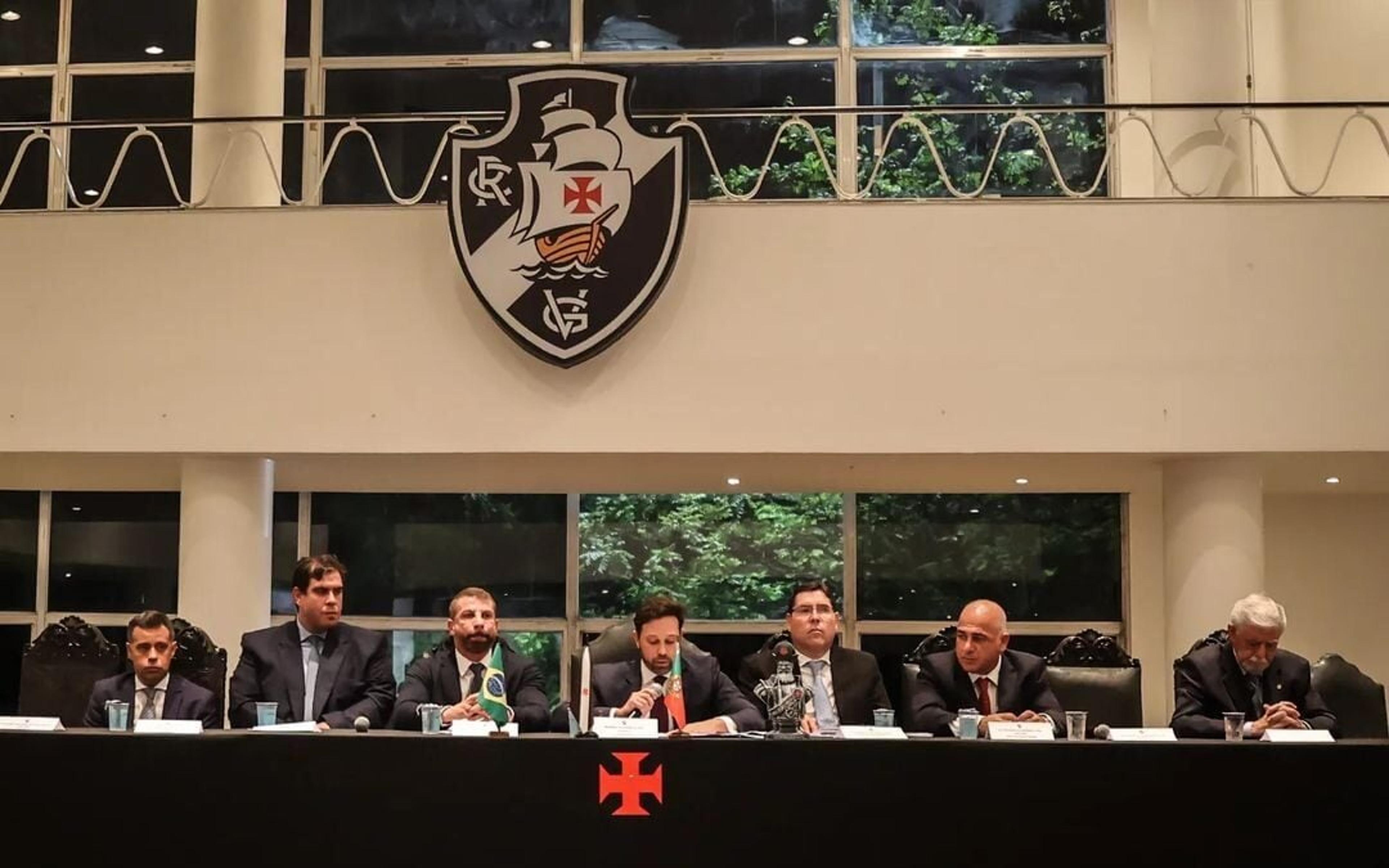 Sócios do Vasco pedem esclarecimentos a Pedrinho e diretoria