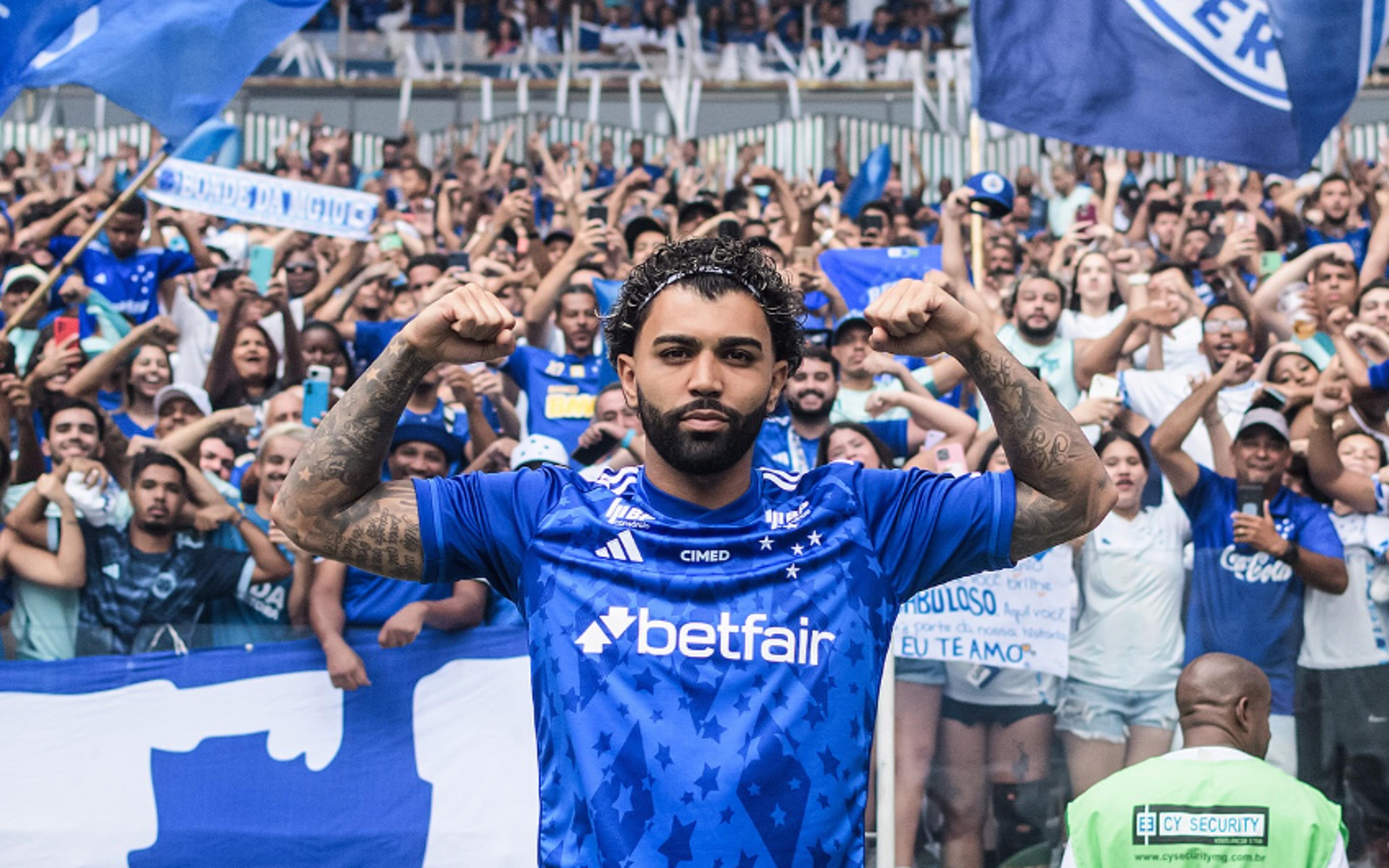 Enturmado? Interação de Gabigol com titular do Cruzeiro viraliza na web