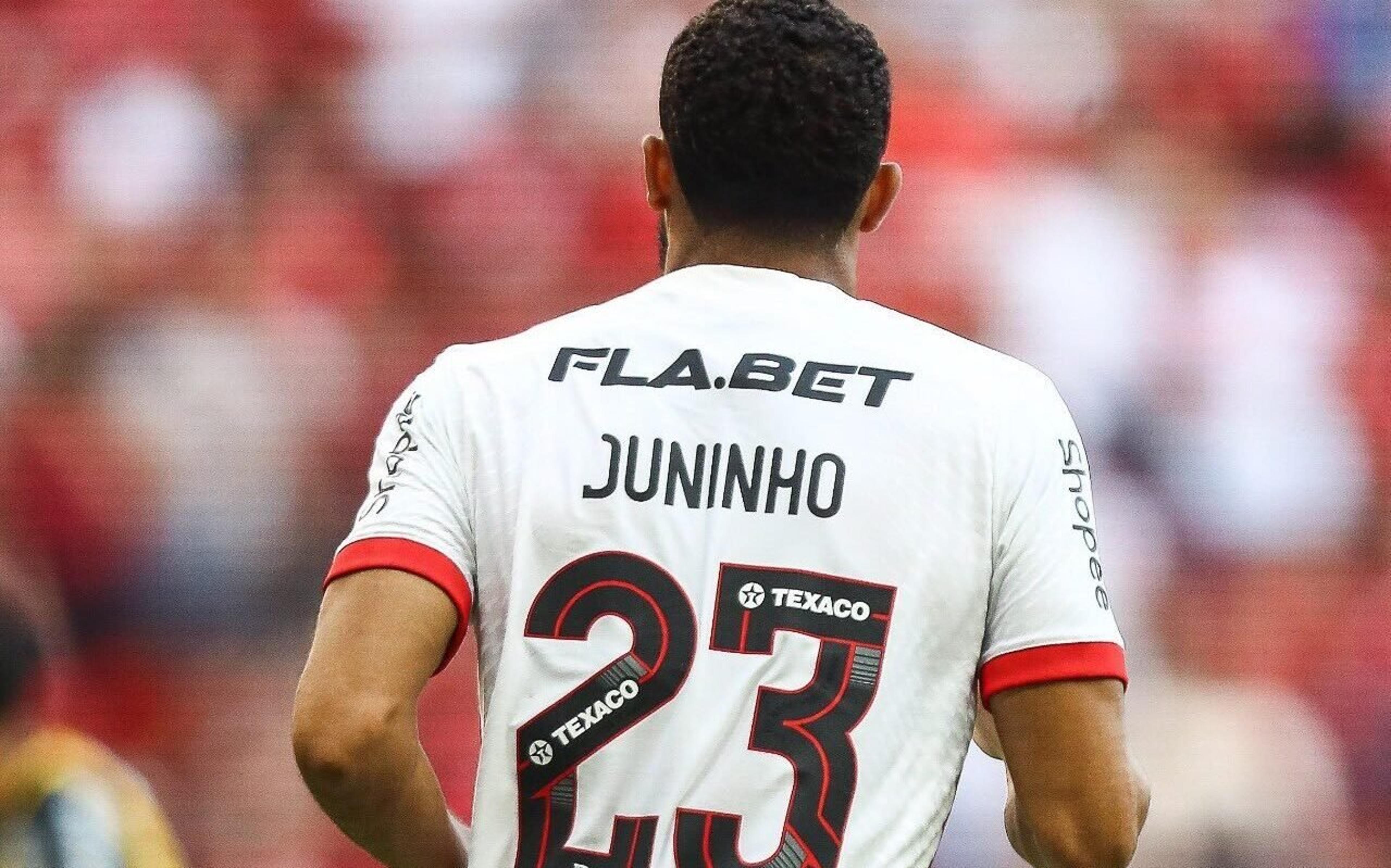 Juninho estreia pelo Flamengo e exalta equipe: ‘Só jogador de qualidade’