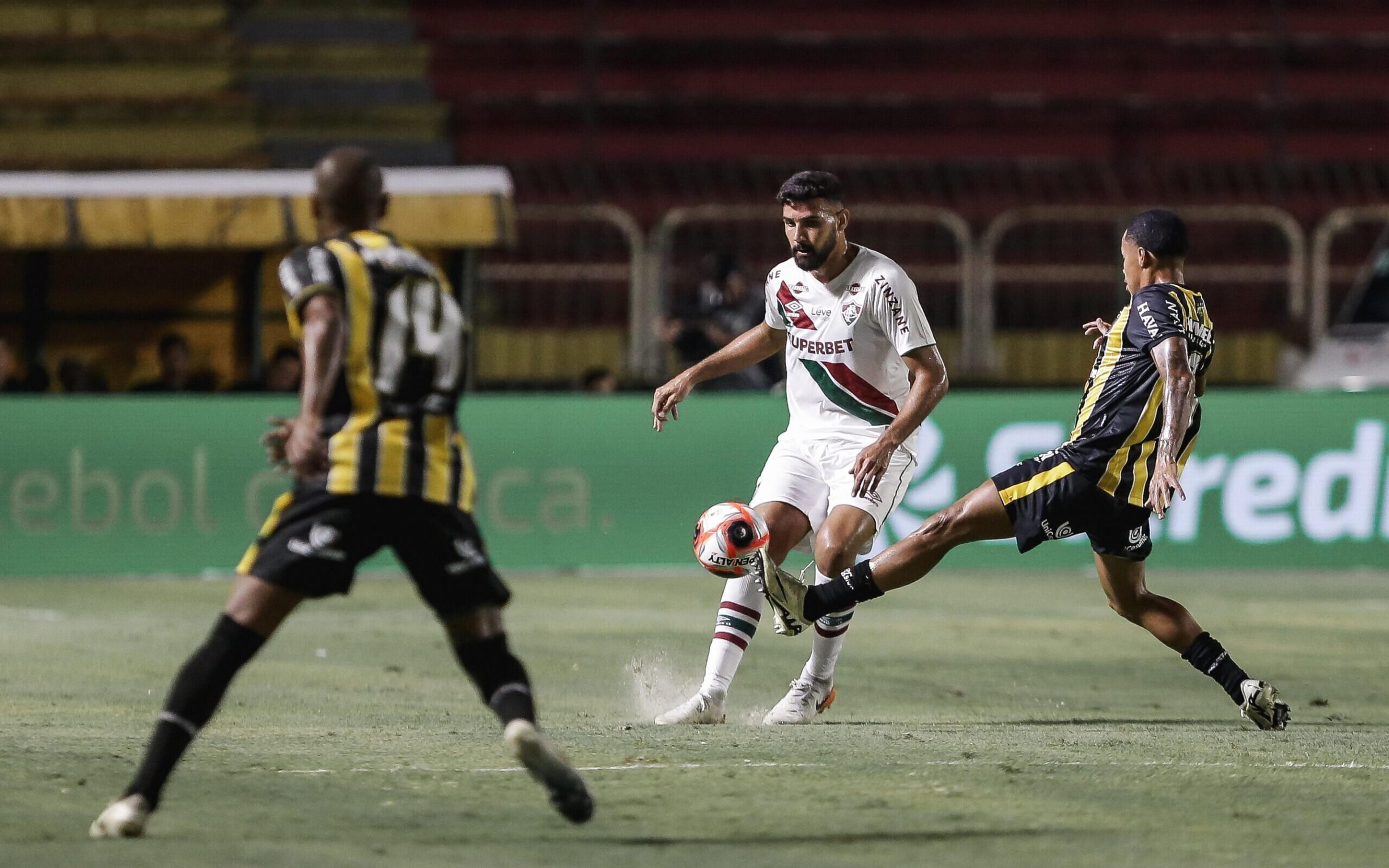 Com gol de bicicleta, Volta Redonda vence Fluminense pelo Campeonato Carioca