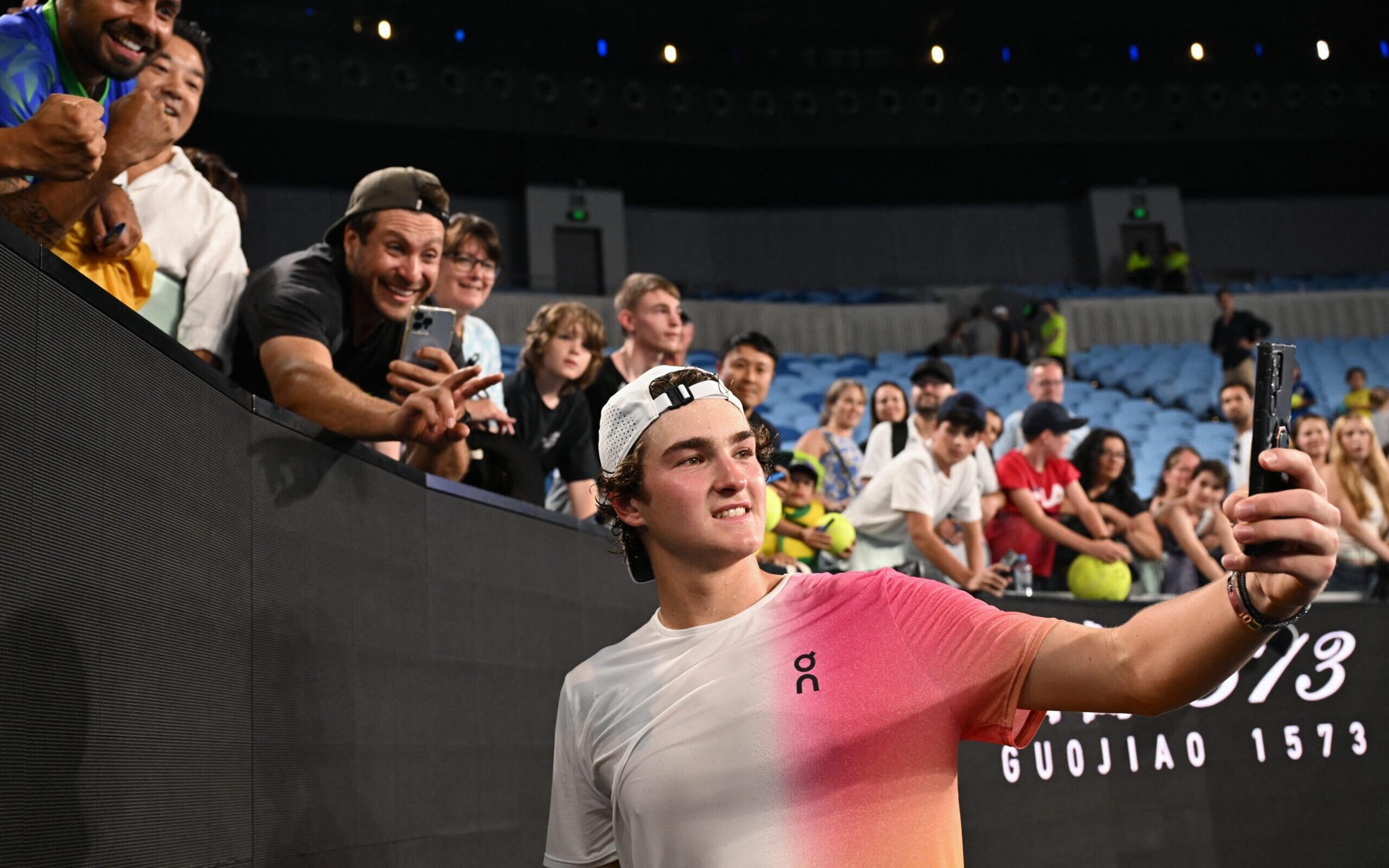 João Fonseca x Sonego no Australian Open: veja onde assistir ao vivo e horário