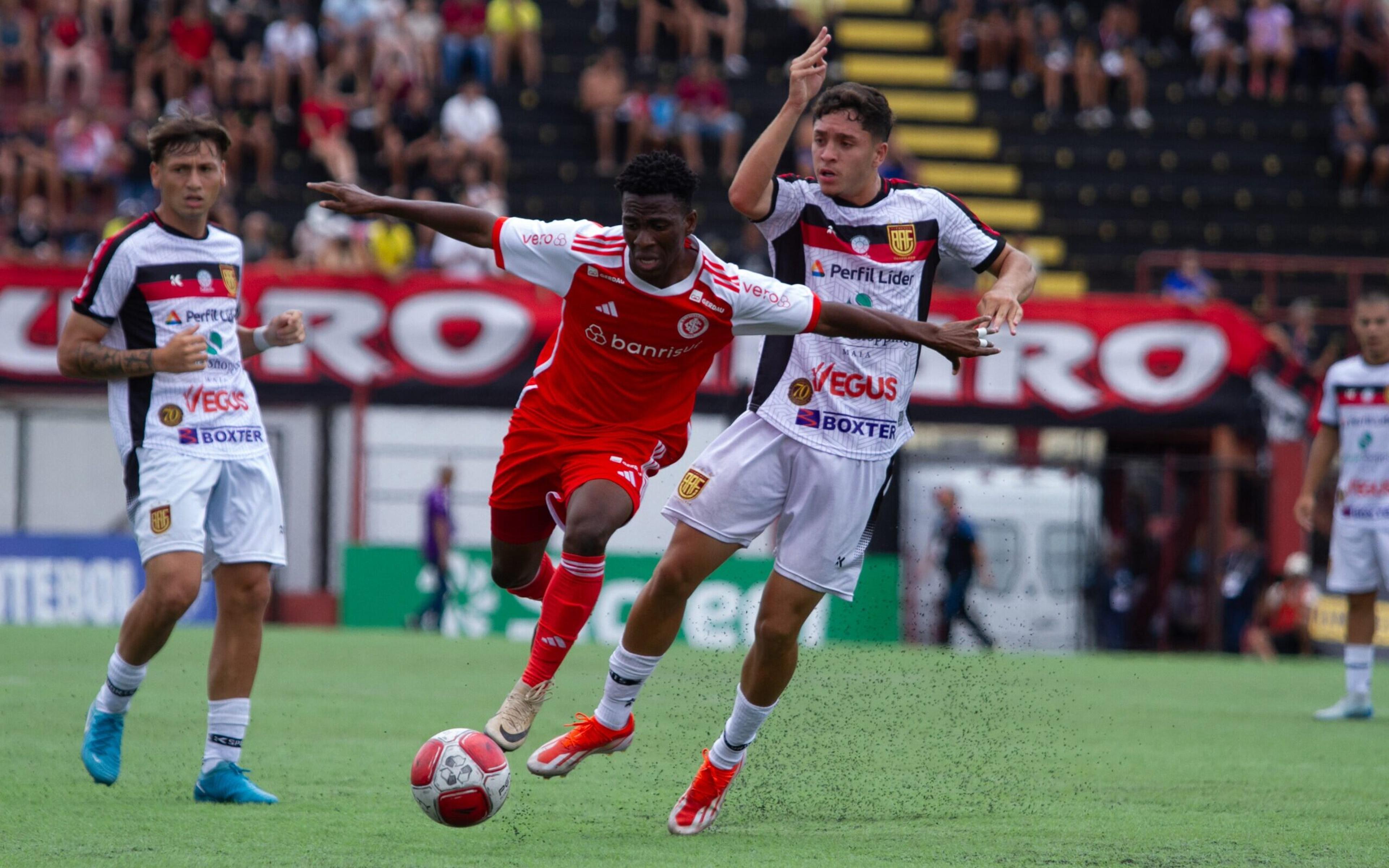 Internacional empata com Flamengo-SP e está eliminado da Copinha