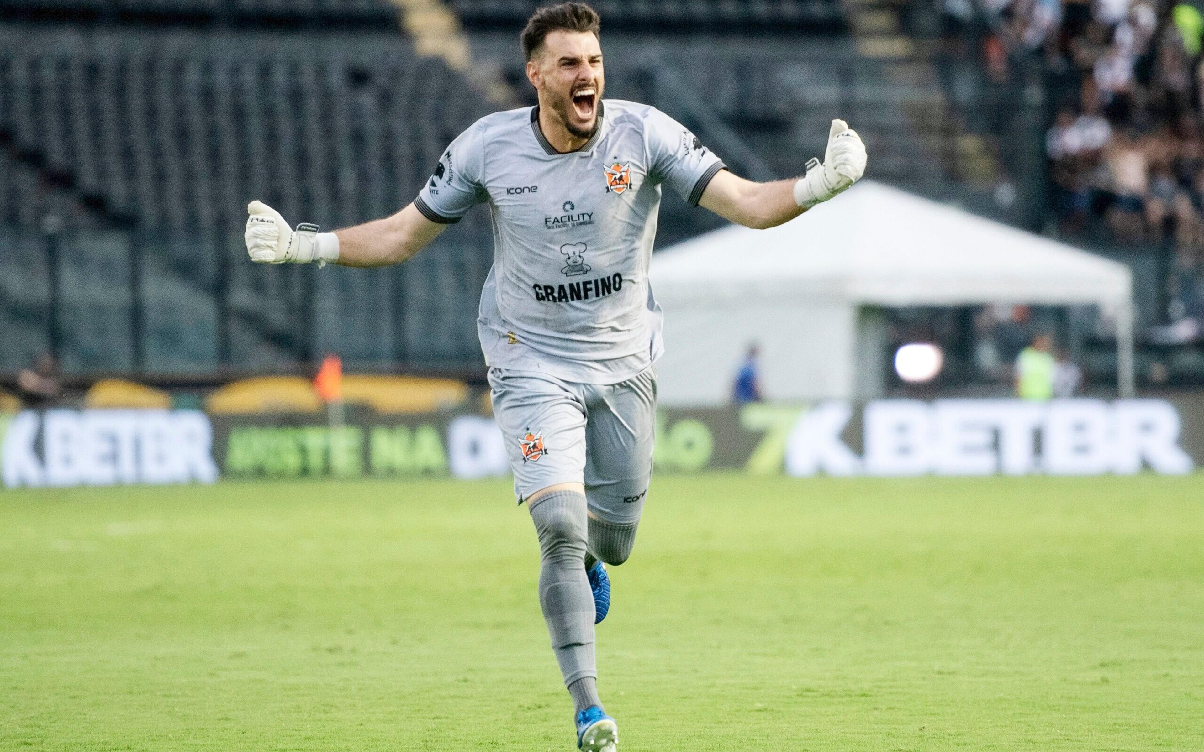 Goleiro do Nova Iguaçu enaltece vitória contra o Flamengo: ‘Mostra a força do nosso grupo’