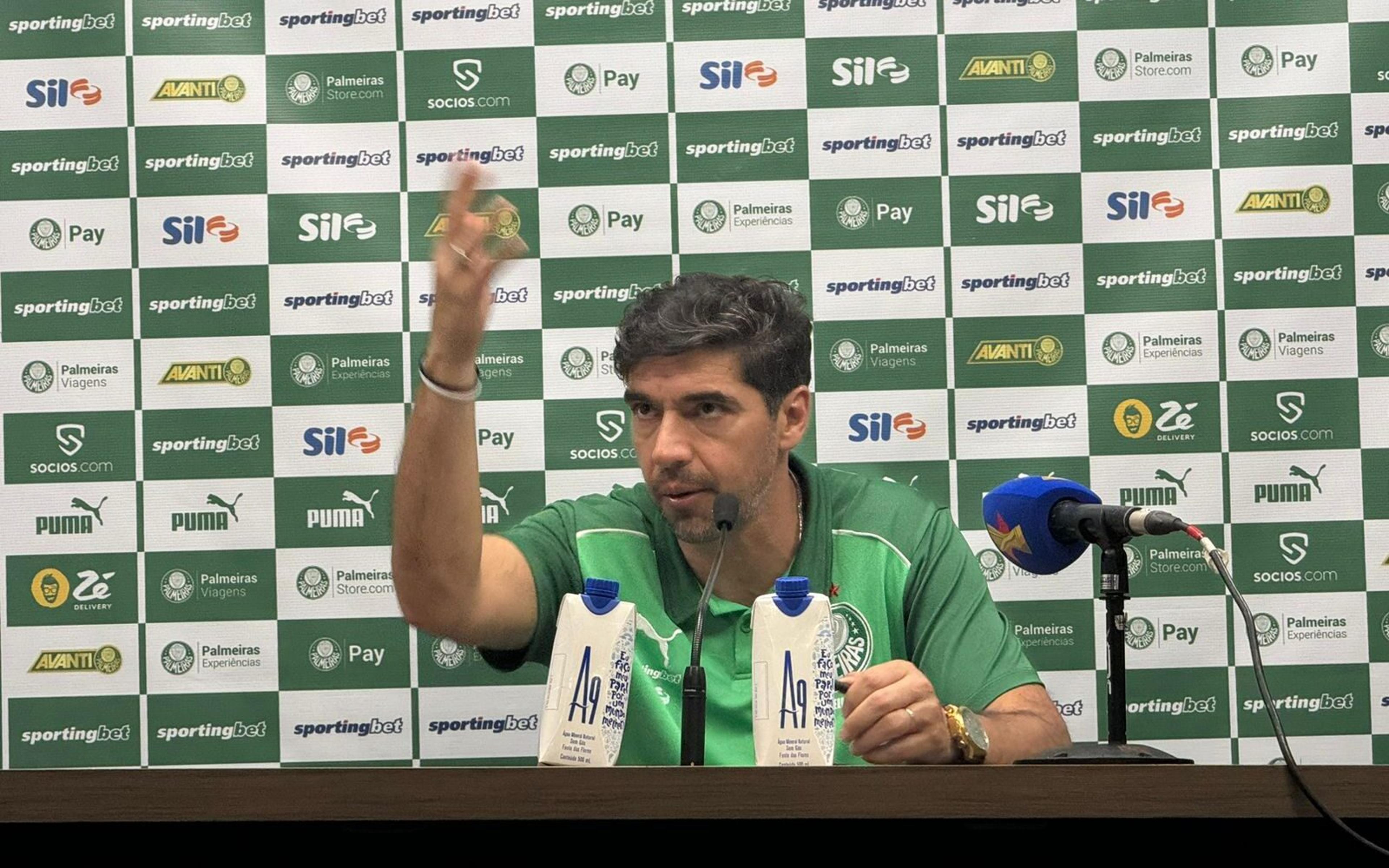 Abel detalha planejamento do Palmeiras na janela: ‘Precisamos de três posições’