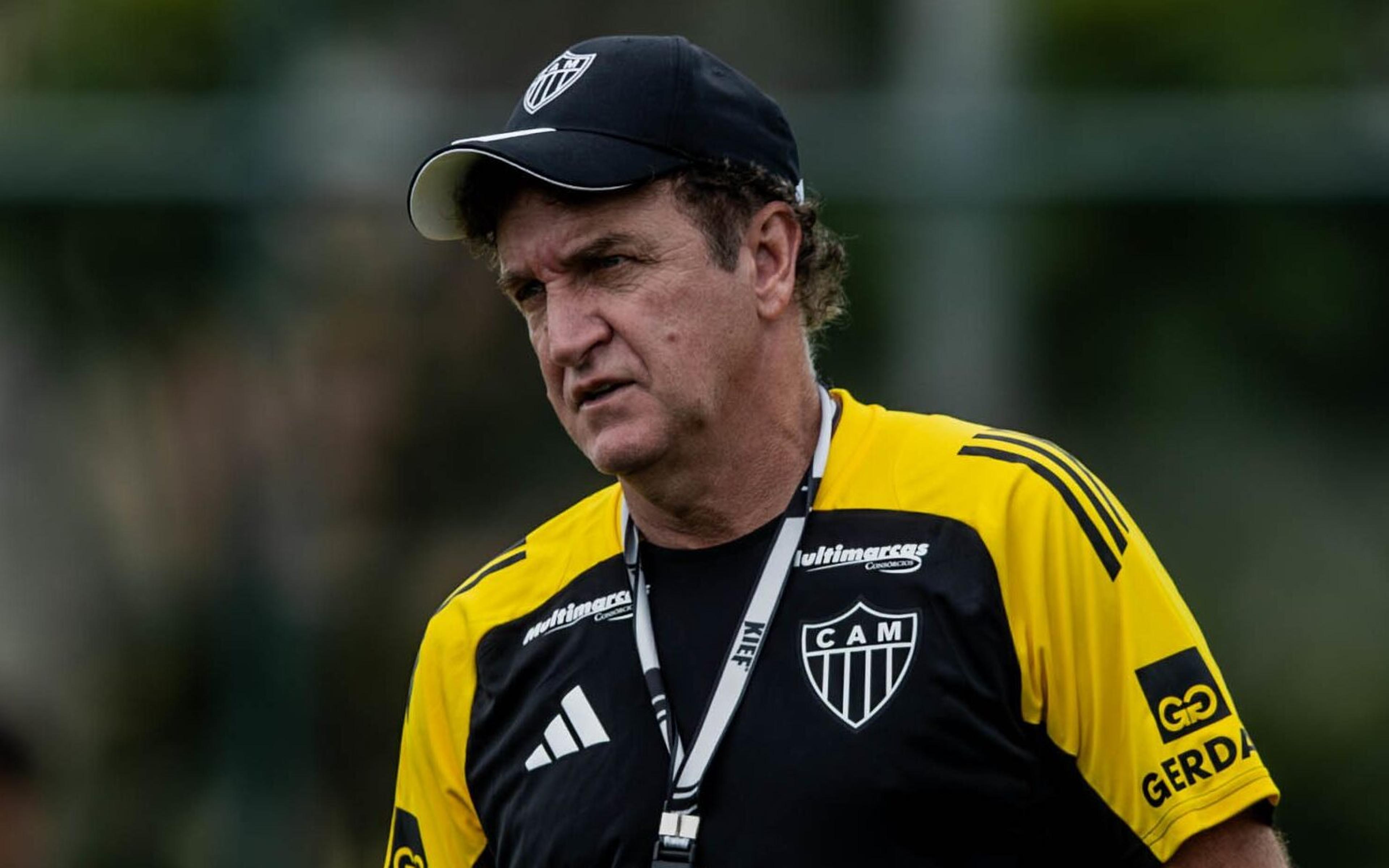 Atlético-MG busca reforços para ataque, meio-campo e defesa, revela treinador