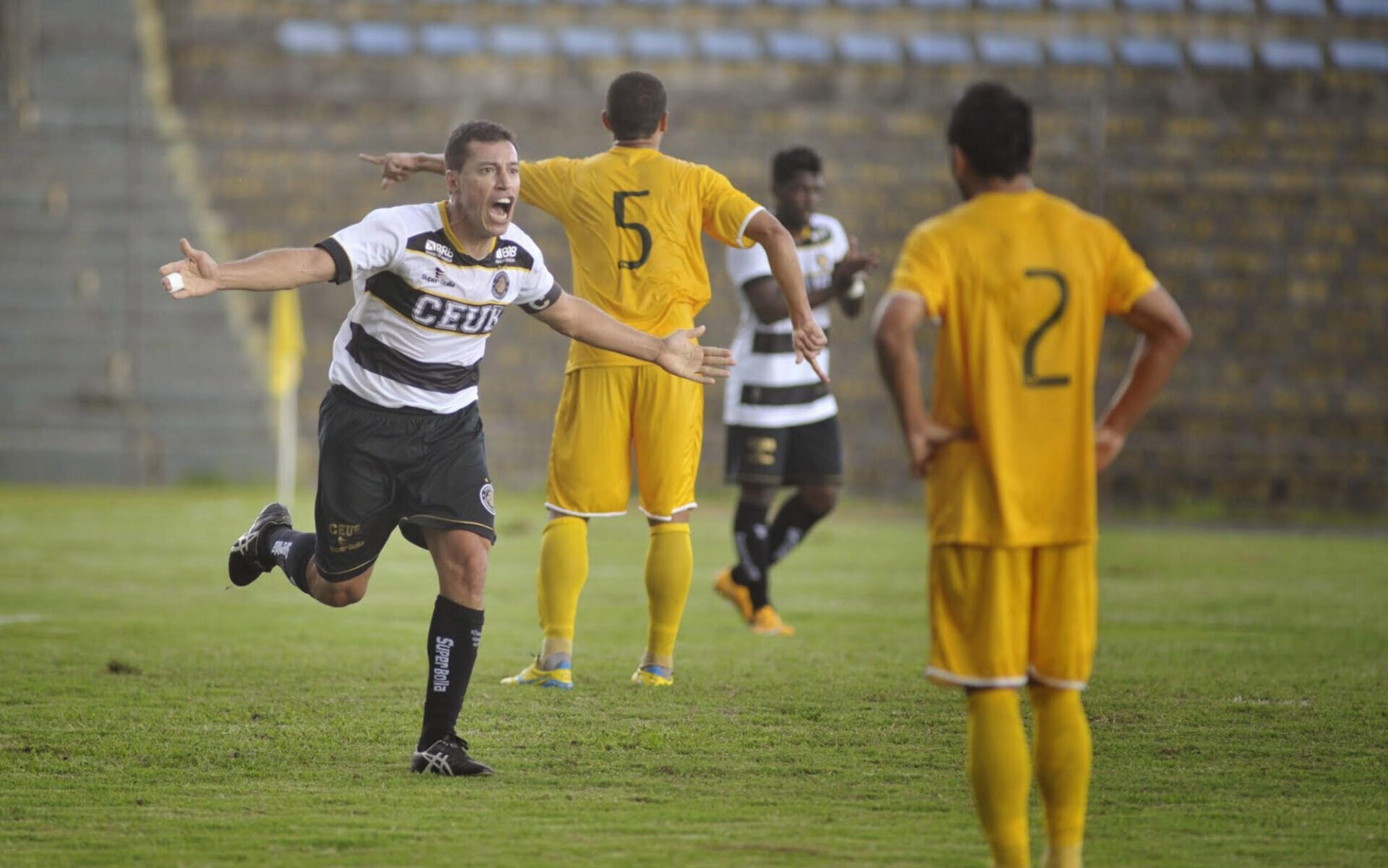 Por onde anda Dimba, ex-Goiás e Flamengo?