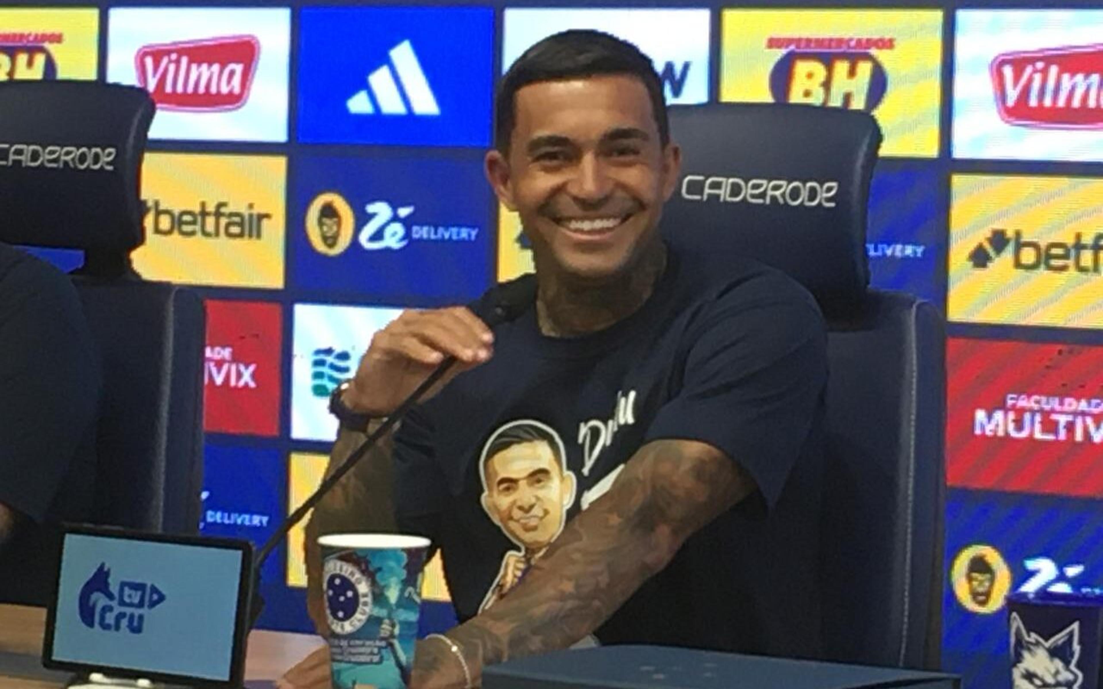 Apresentado pelo Cruzeiro, Dudu revela conversa com Gabigol nos bastidores: ‘Vai dar a vida’