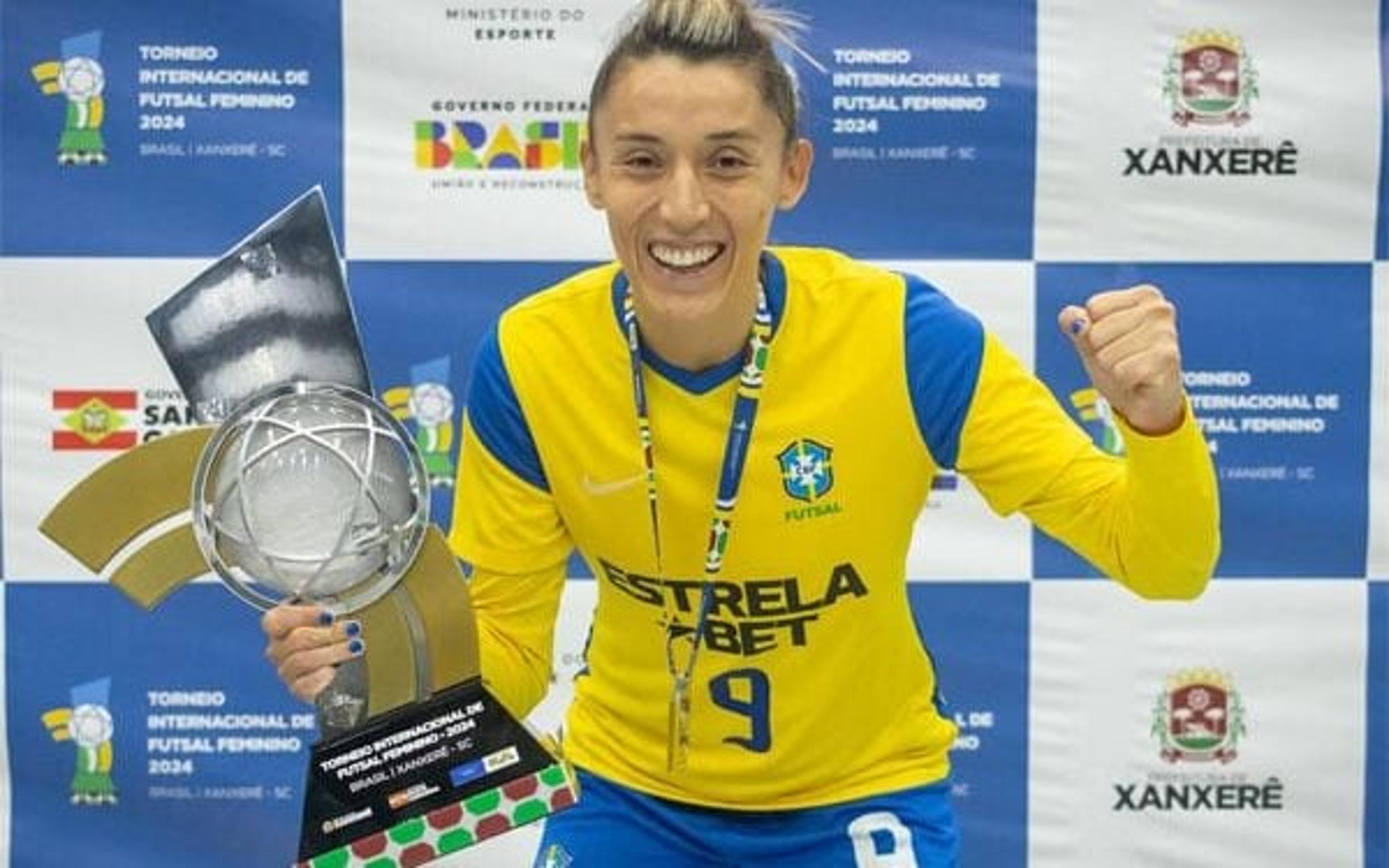 Emilly Marcondes é eleita a melhor jogadora de futsal do mundo