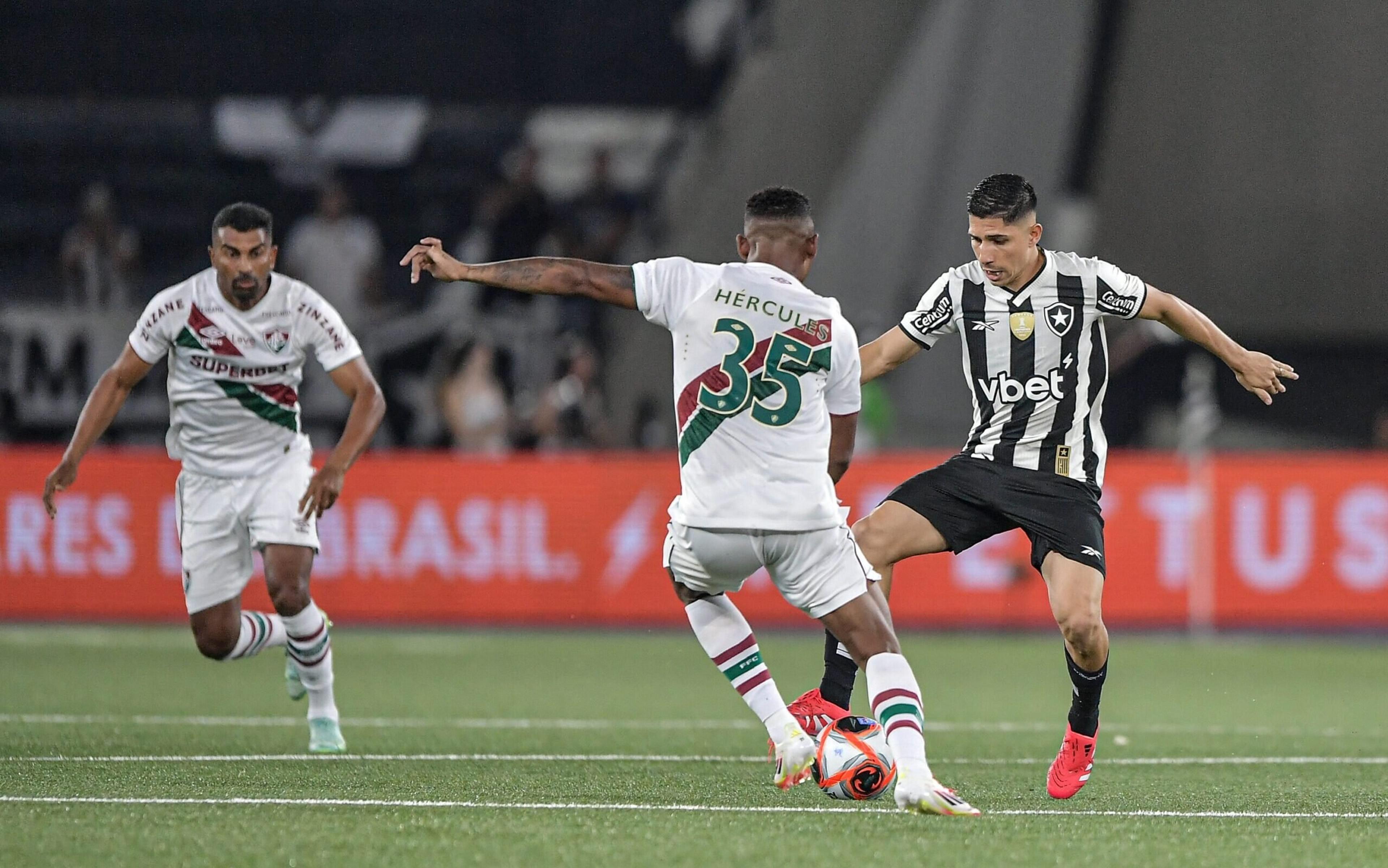 Técnico do Botafogo exalta titulares: ‘Chega forte para a Supercopa’