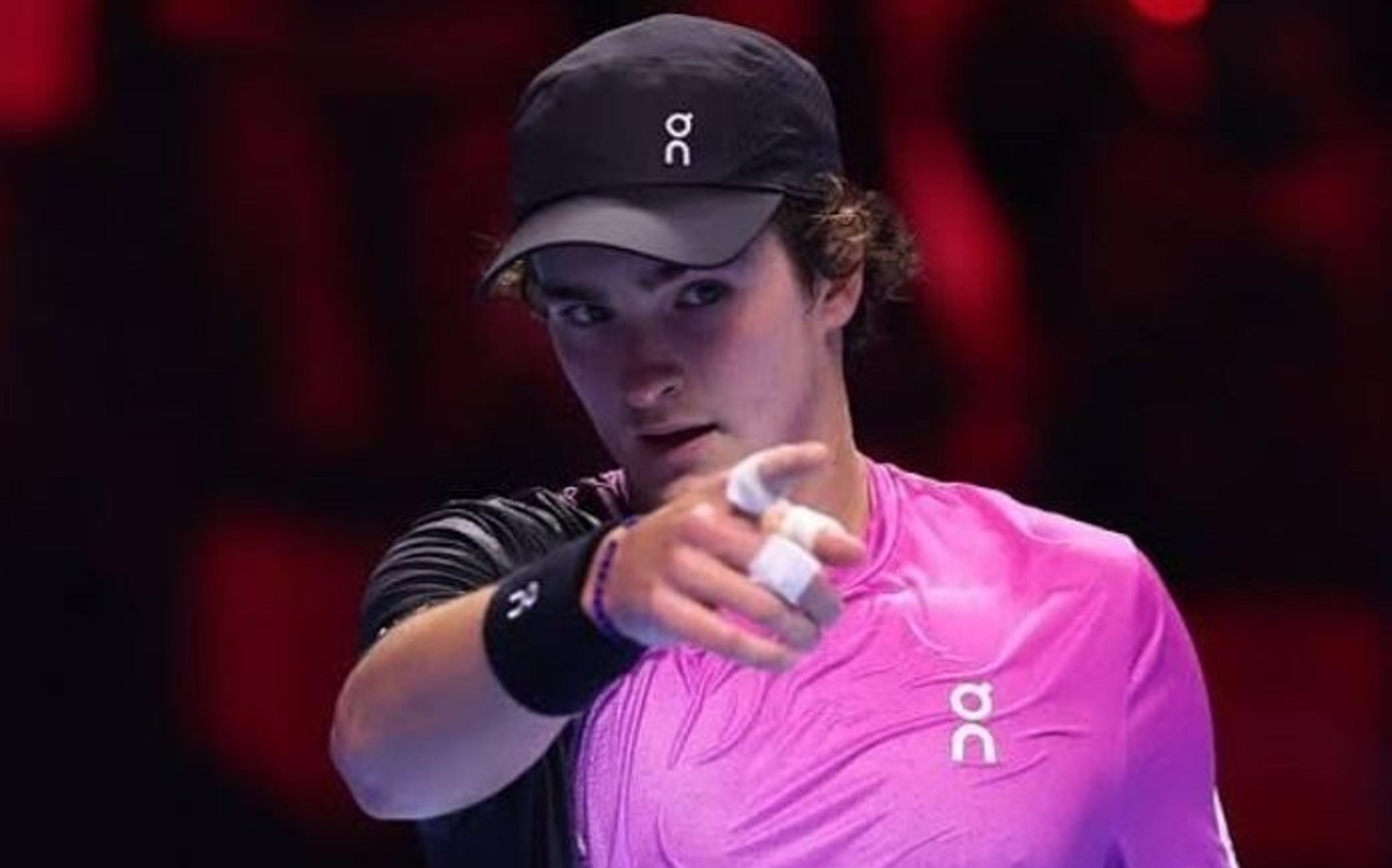 João Fonseca vence com tranquilidade e fica a uma vitória do Australian Open