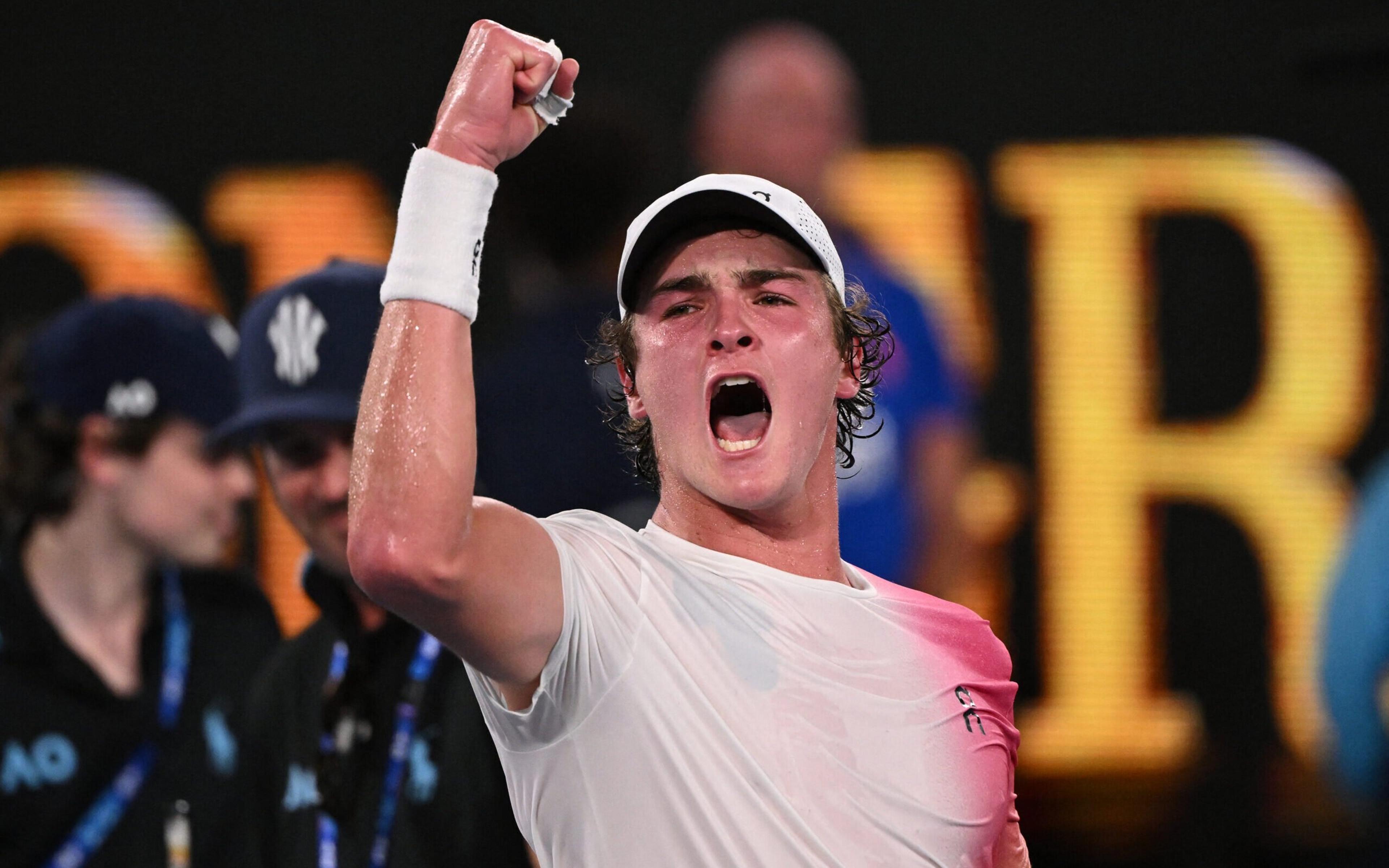 Quem é João Fonseca, tenista brasileiro que estreou com vitoria no Australian Open