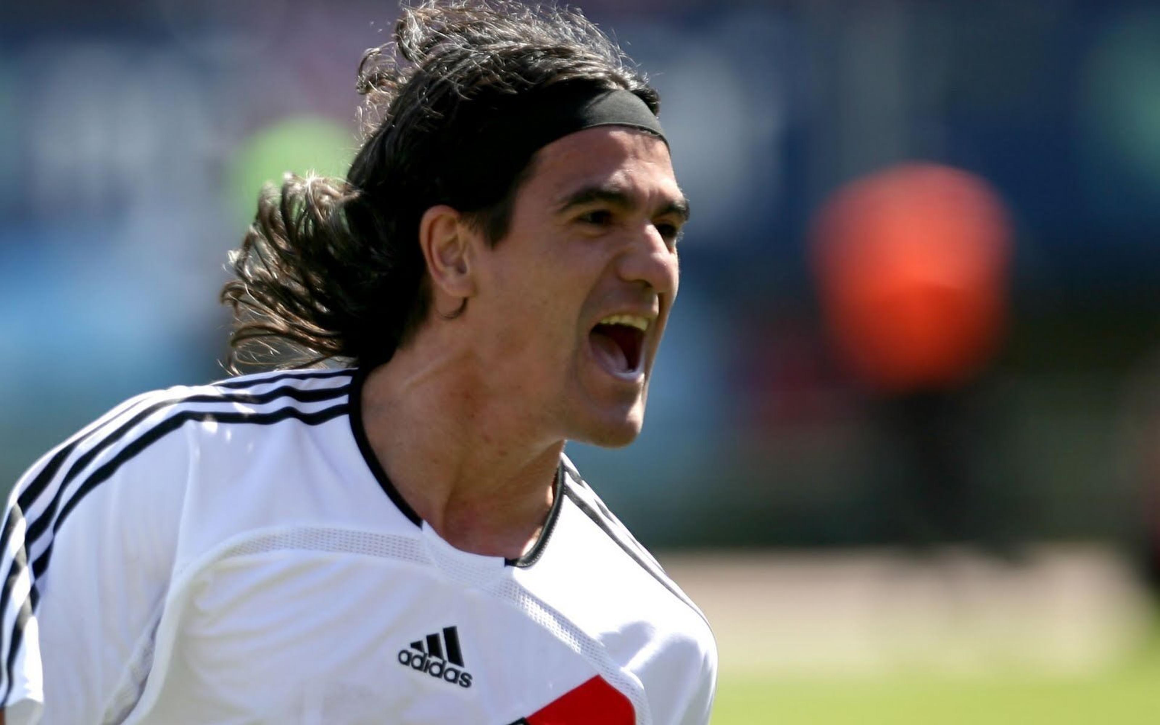 Por onde anda Ariel Ortega, ex-jogador da Argentina?