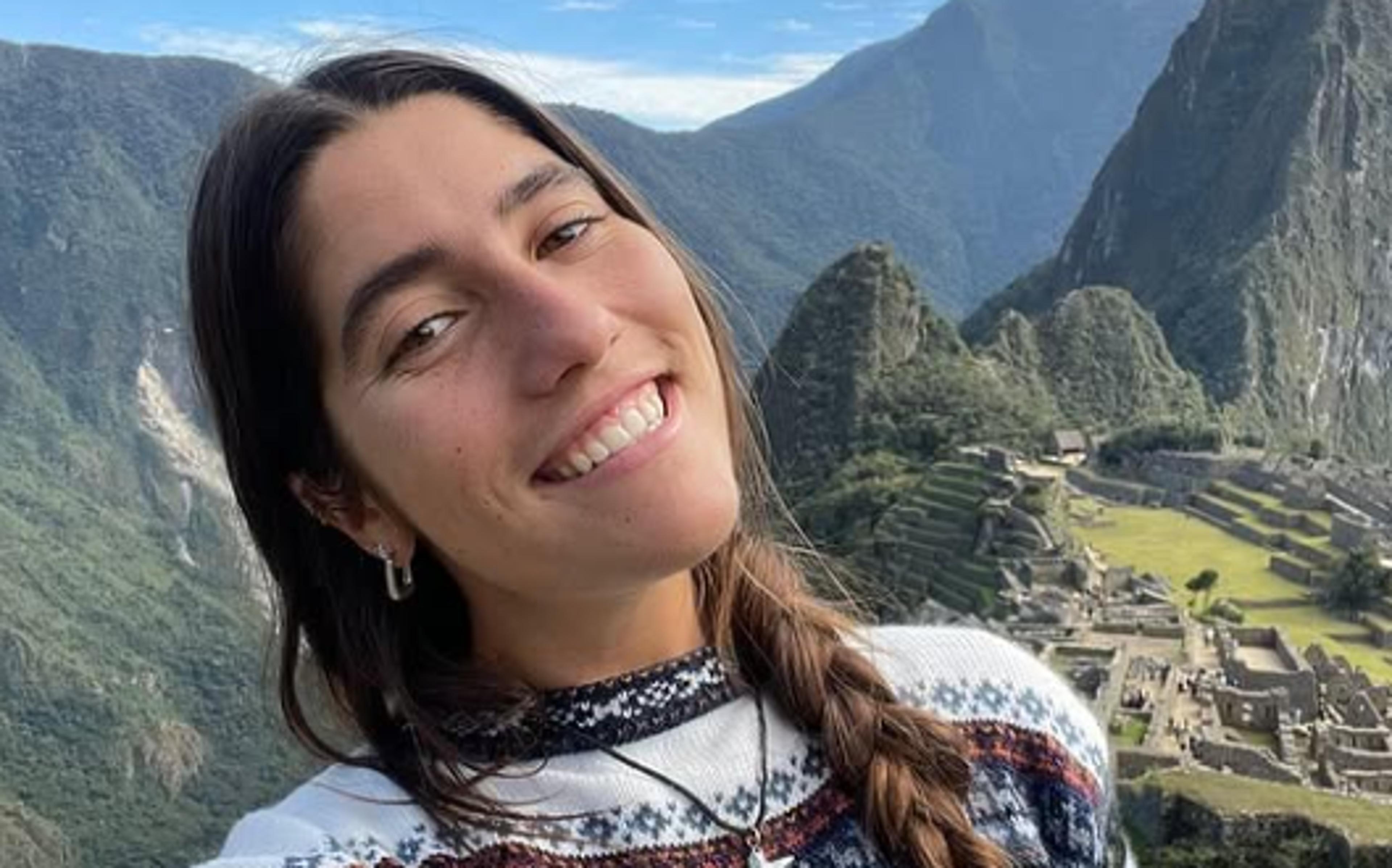 Filha do surfista brasileiro Danilo Couto morre em acidente no Havaí aos 19 anos