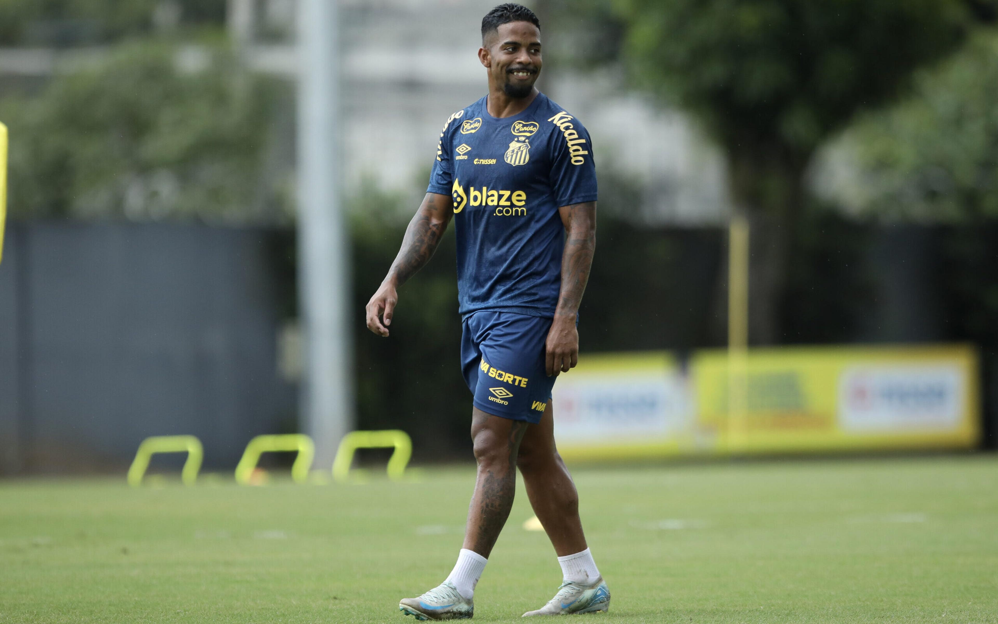 Hayner, do Santos, é anunciado pelo CRB