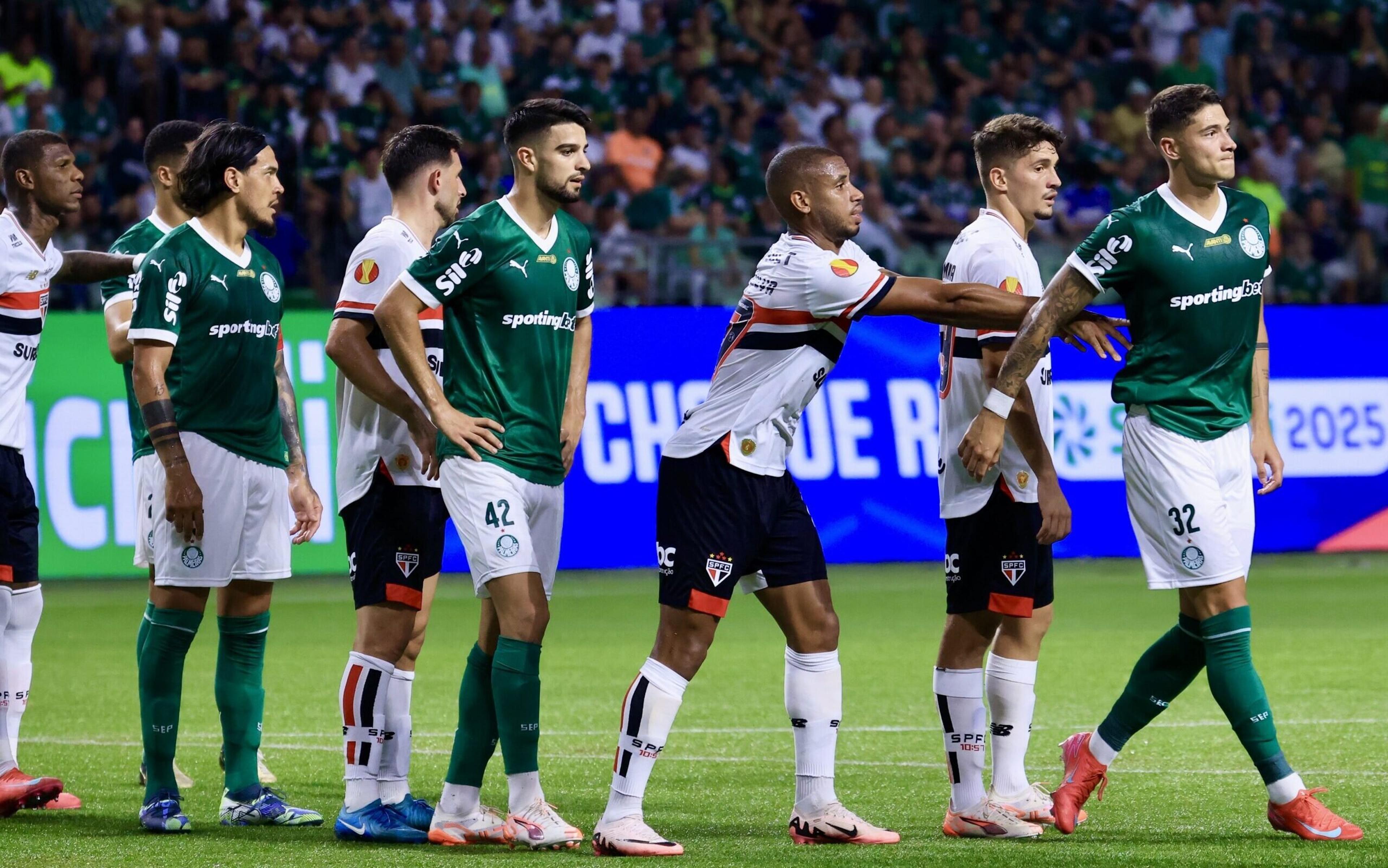 Palmeiras empata com o São Paulo, segue fora da zona de classificação e vê rival avançar