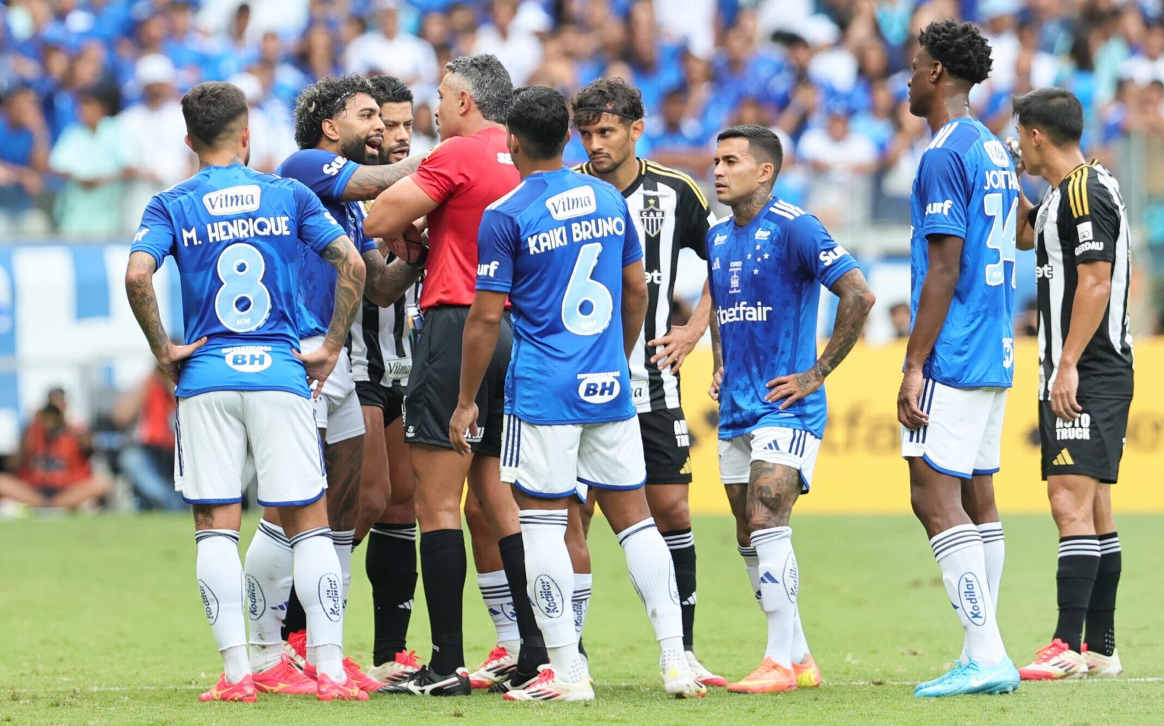 Federação Mineira admite erros do VAR no clássico de domingo (9)