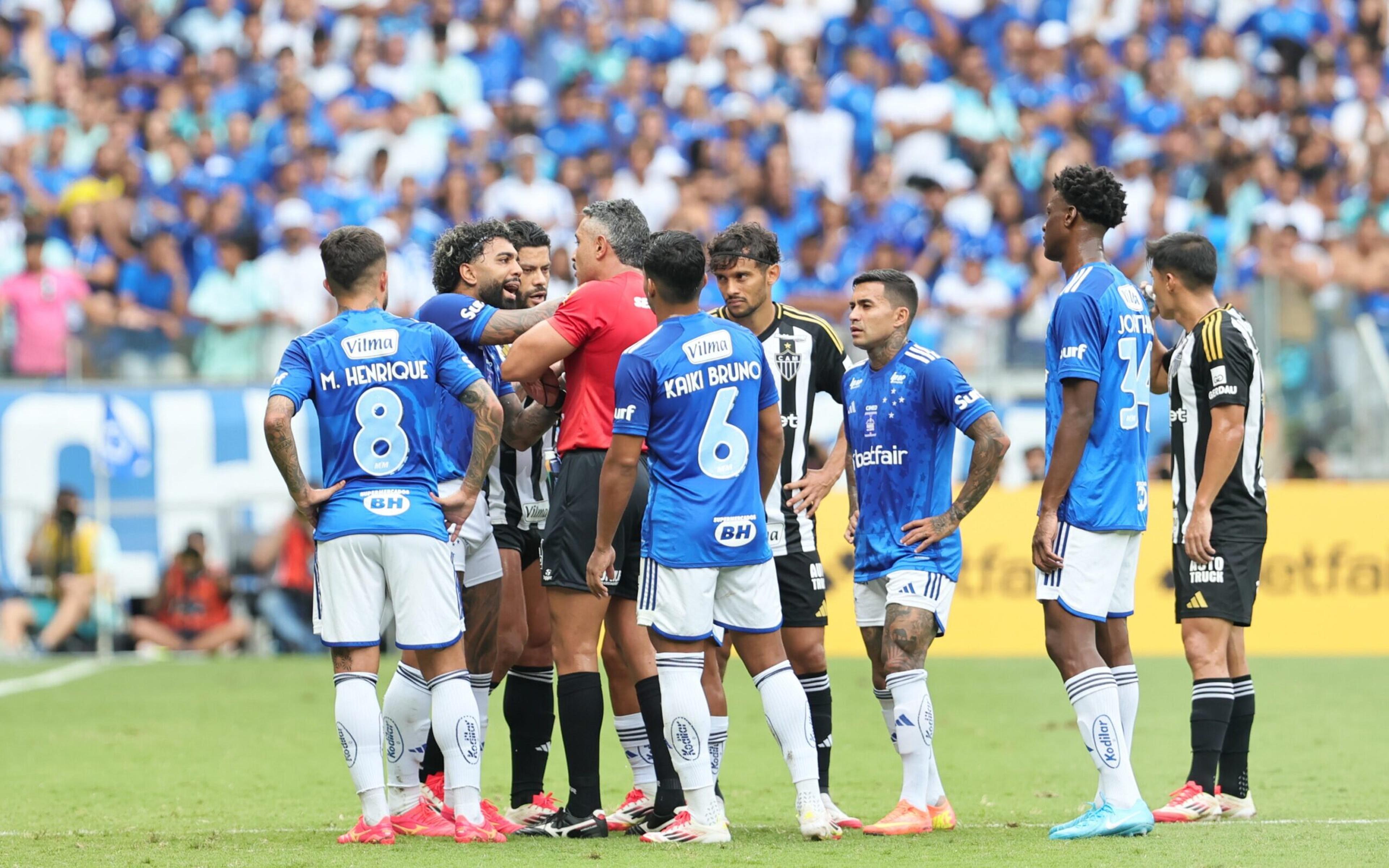 Cruzeiro formaliza reclamação contra arbitragem do clássico