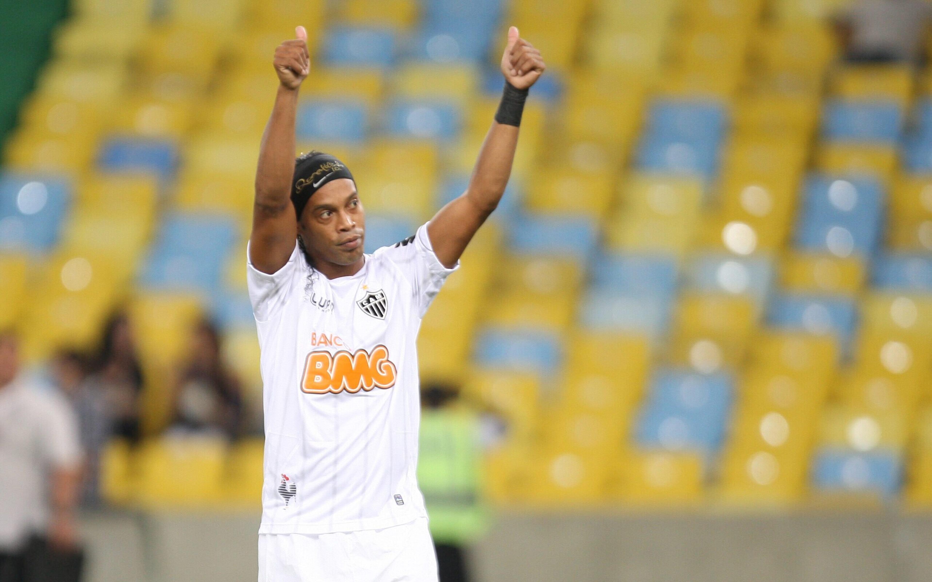 Ronaldinho no Atlético-MG: gols, assistências e títulos do craque no Galo