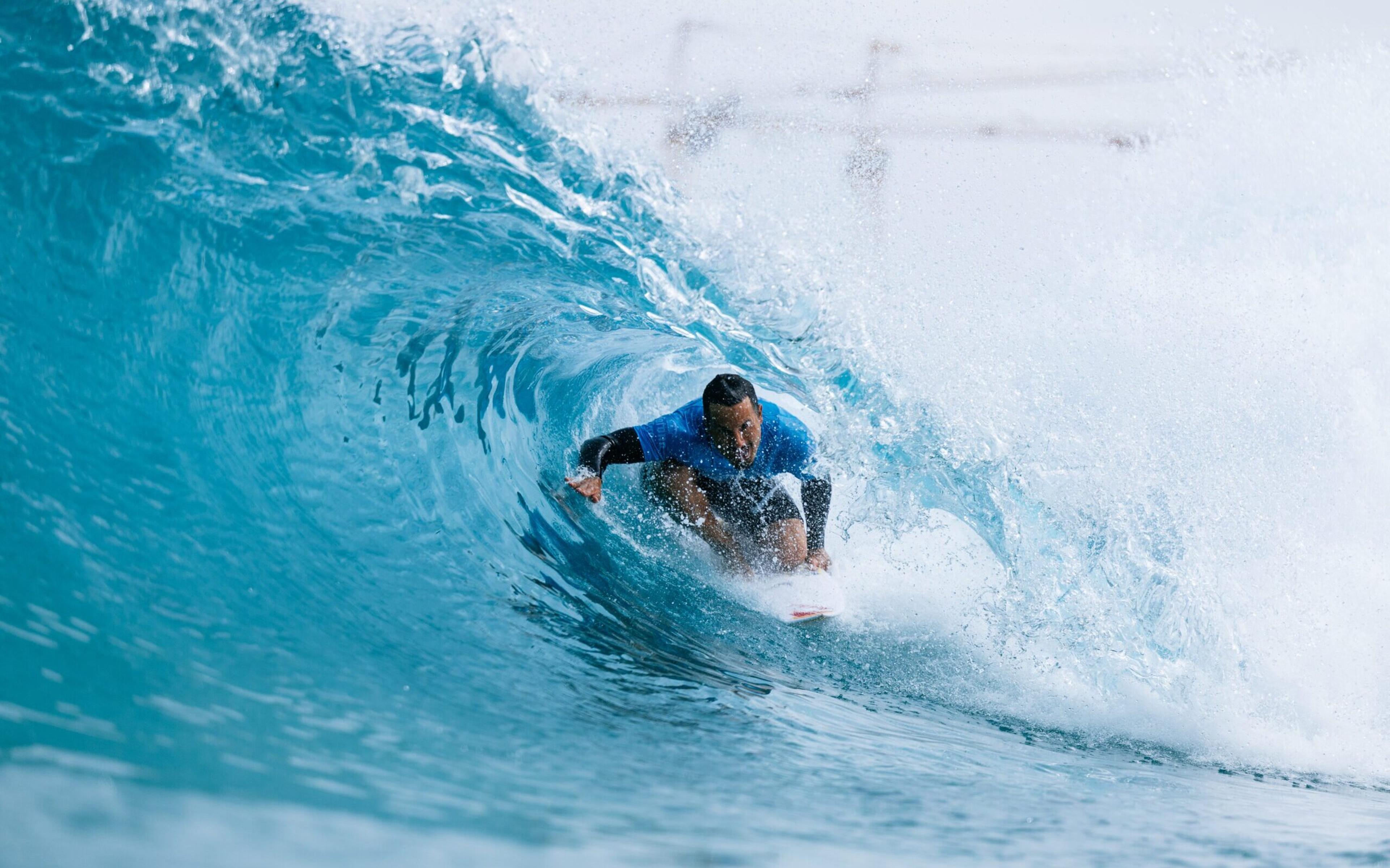 WSL: Italo Ferreira conquista etapa de Abu Dhabi e lidera ranking mundial