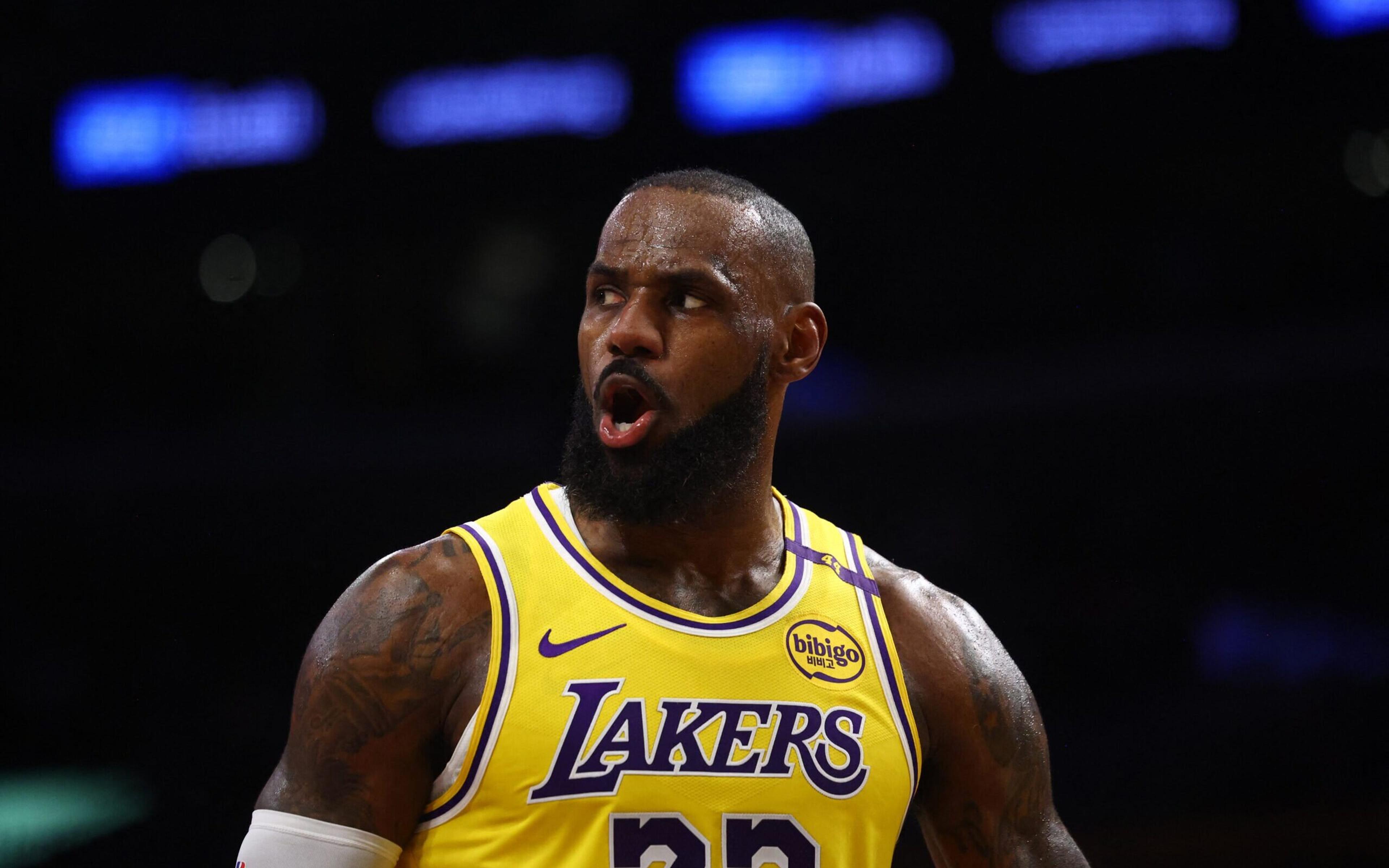 LeBron James é eleito o melhor da NBA na semana ao lado de astro do Cavaliers