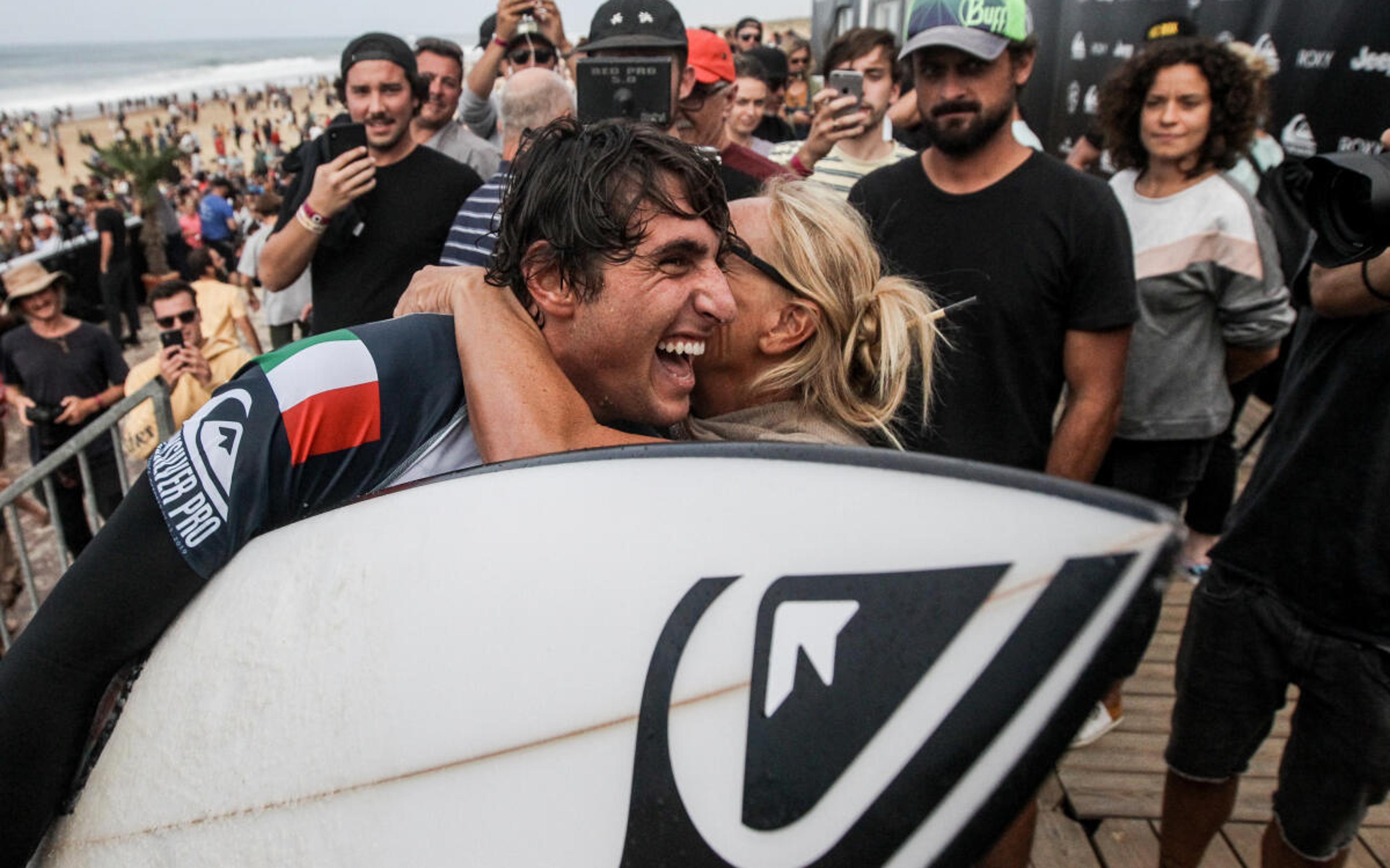 WSL: italiano elimina Ian Gouveia e vai à final da etapa de Pipeline